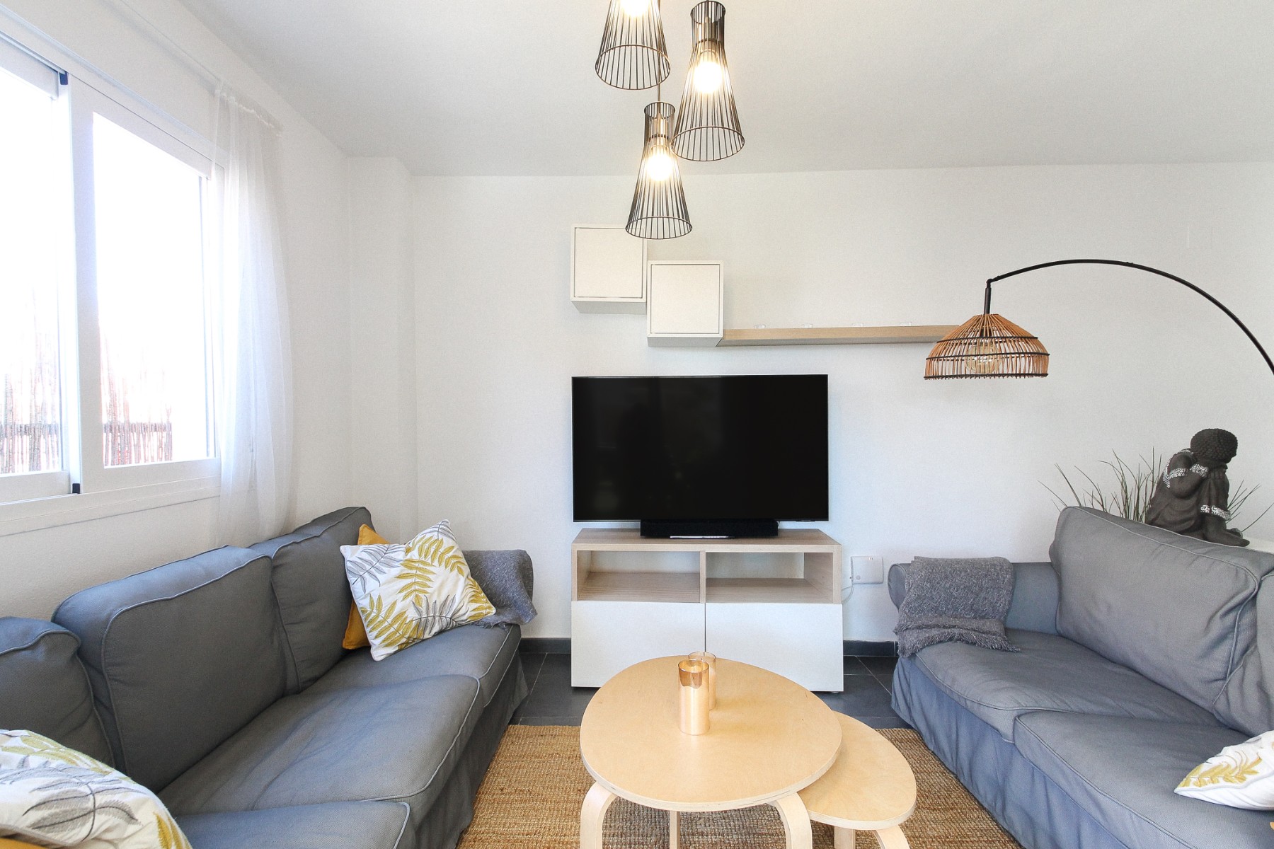 Master bedroom in penthouse for sale in Alicante