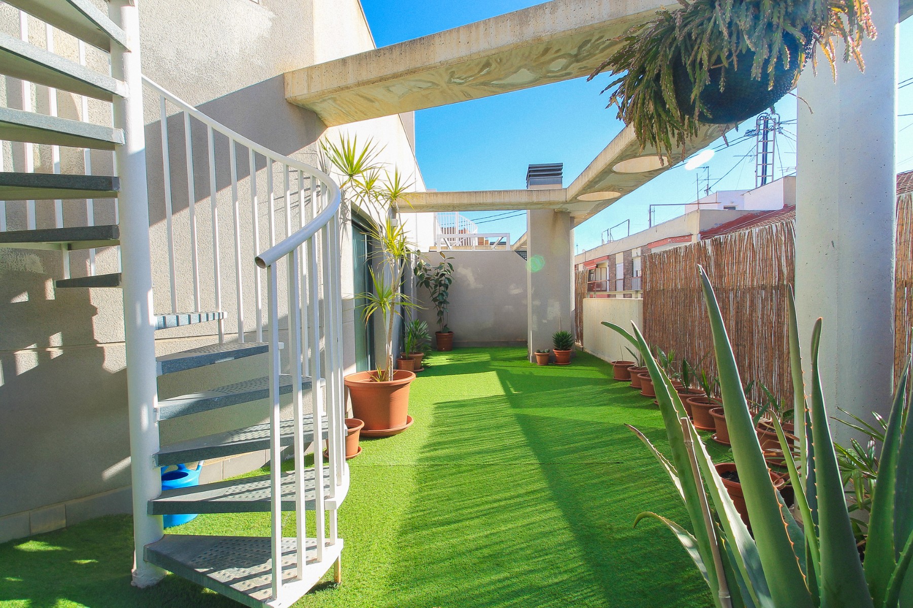 Terrace in penthouse for sale in Alicante
