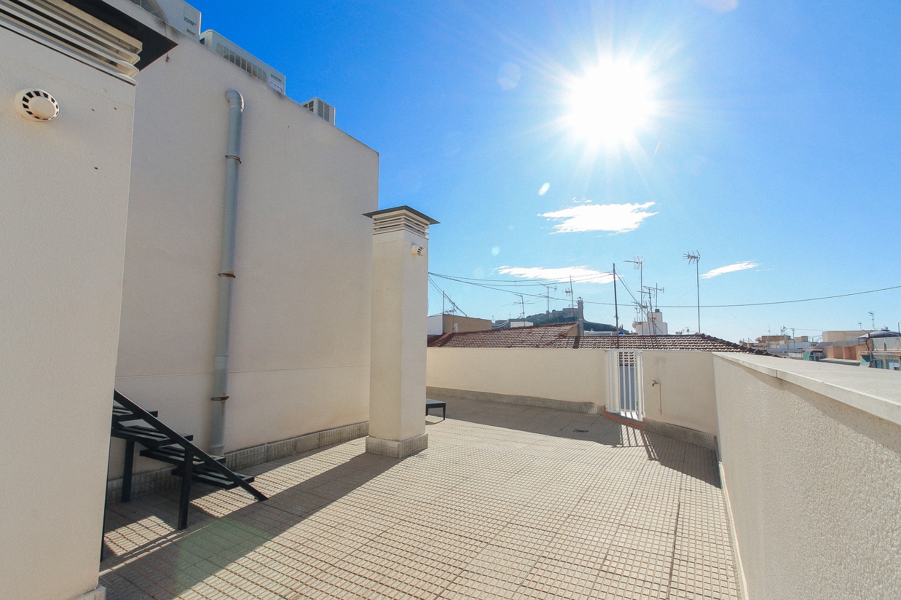 Dining area in penthouse for sale in Alicante