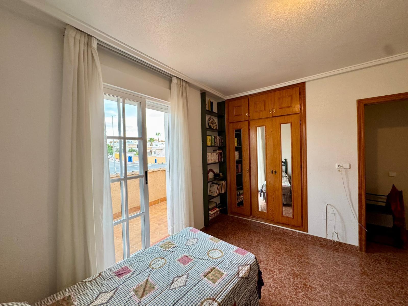 Terrace in villa for sale in Torrevieja