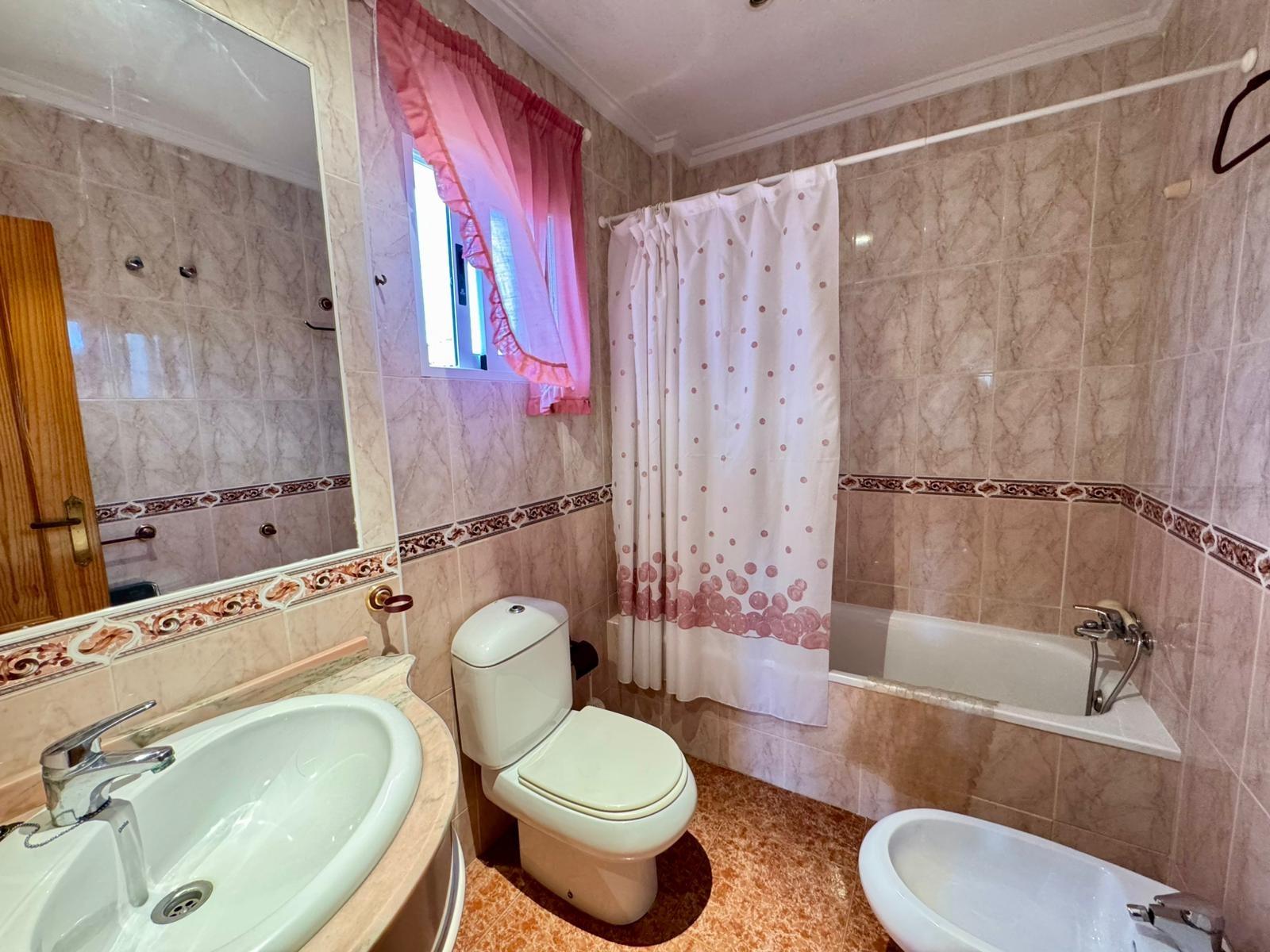 Garden in villa for sale in Torrevieja