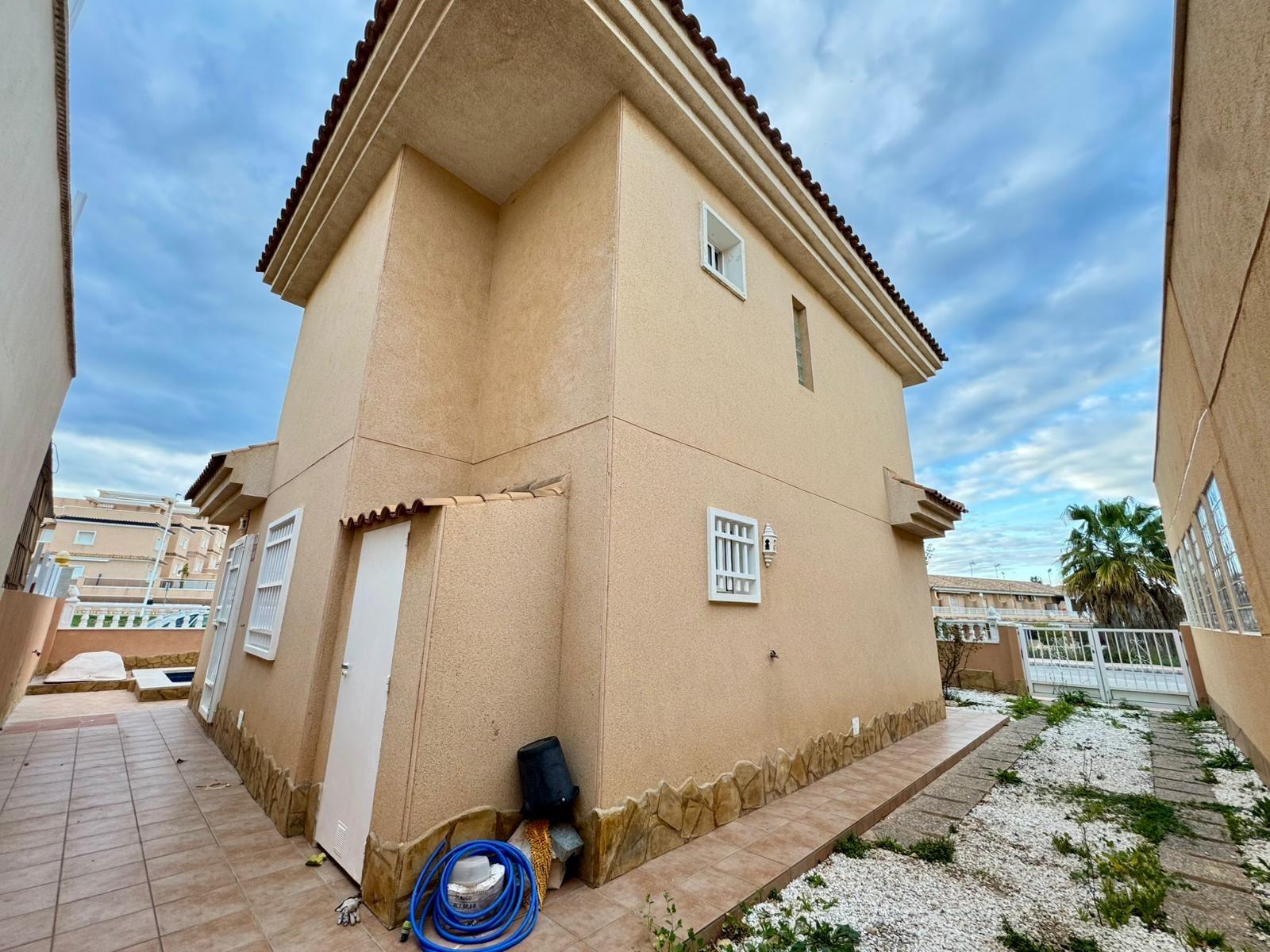 Living room in villa for sale in Torrevieja