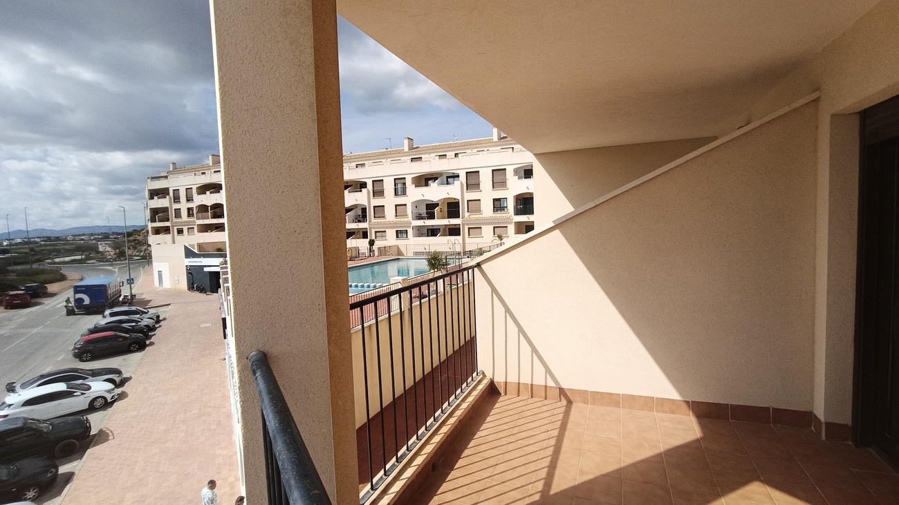 This light, bright and airy apartment set in the heart of Sucina really has it all
