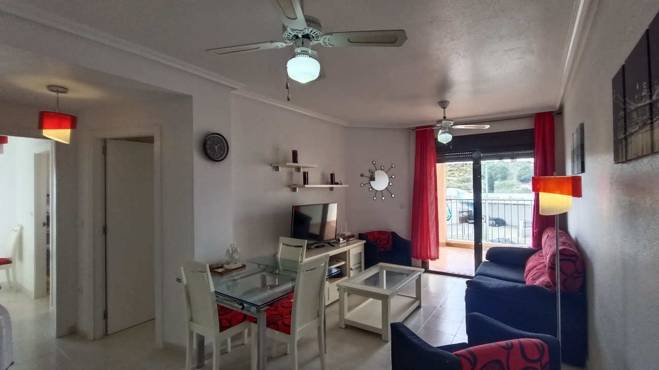 This light, bright and airy apartment set in the heart of Sucina really has it all