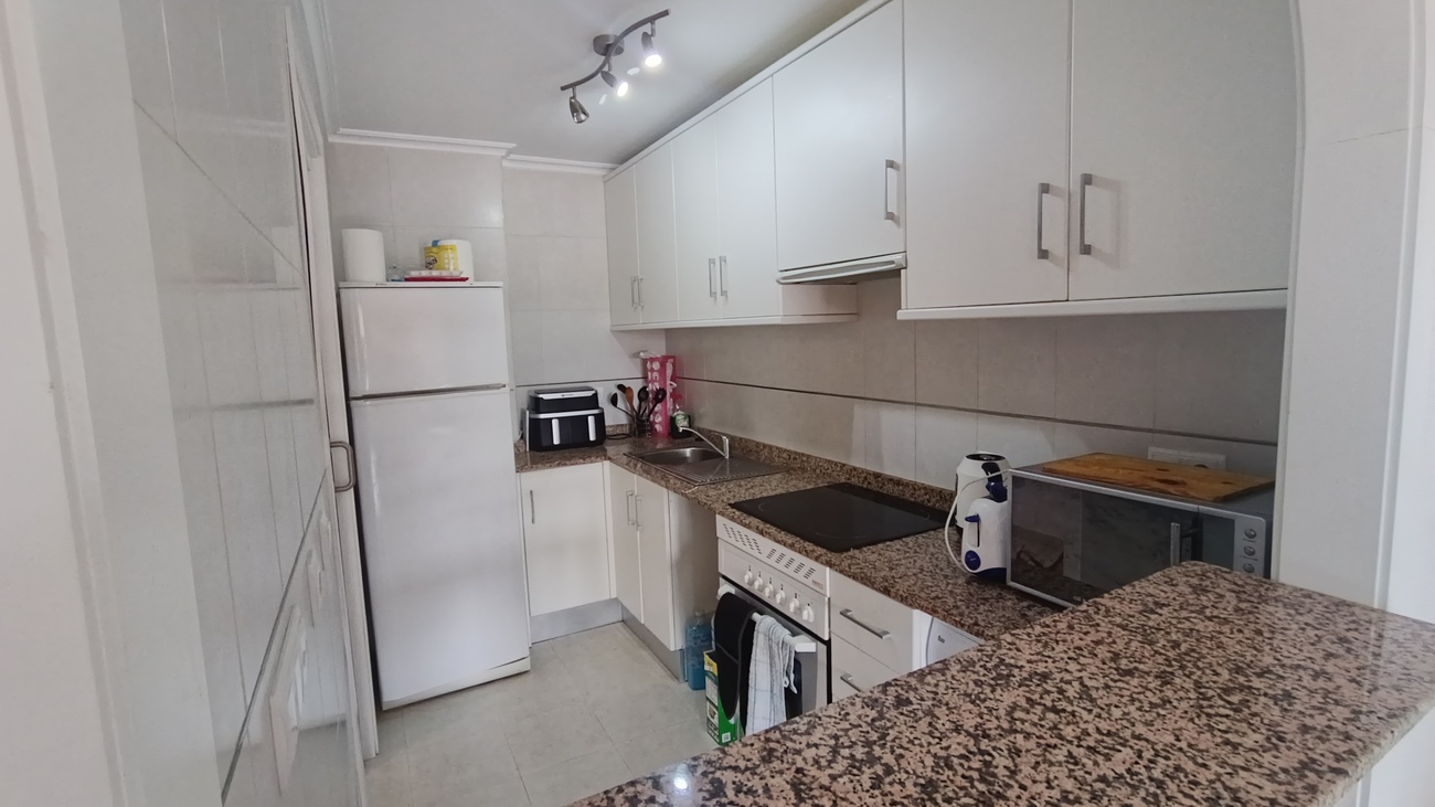 This light, bright and airy apartment set in the heart of Sucina really has it all