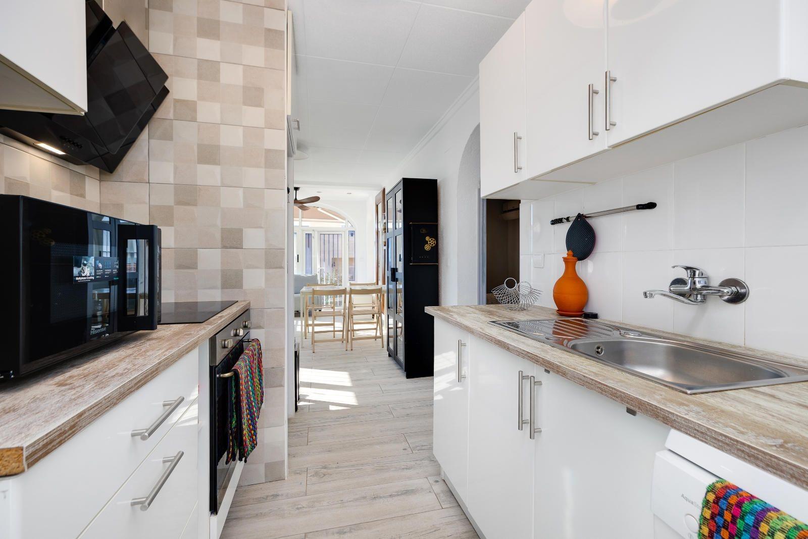 Kitchen in villa for sale in San Fulgencio