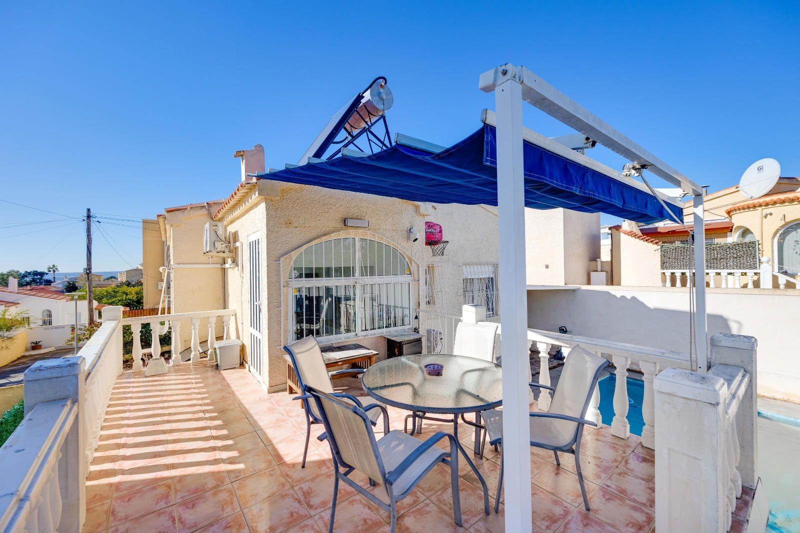 Dining area in villa for sale in San Fulgencio