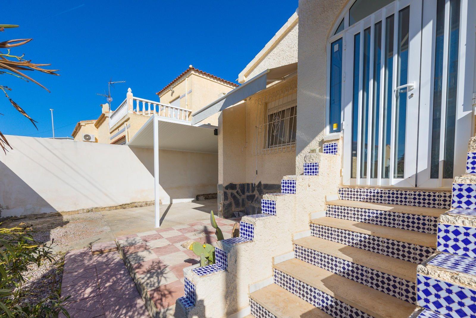 Living room in villa for sale in San Fulgencio