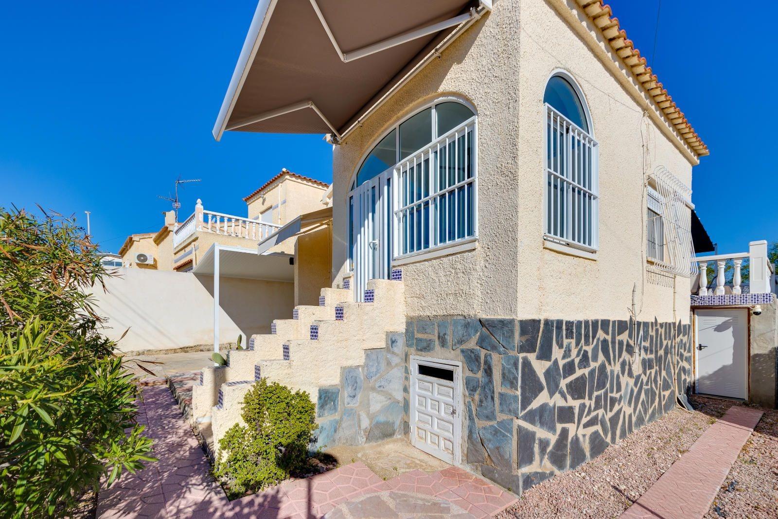 Dining area in villa for sale in San Fulgencio