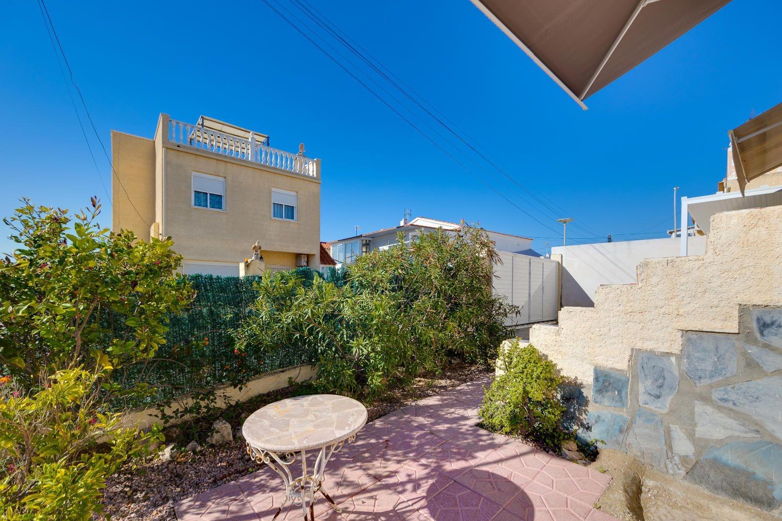 Bedroom in villa for sale in San Fulgencio