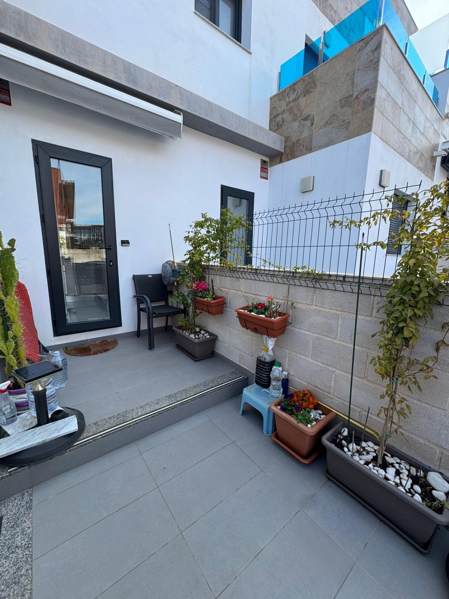 Garden in terraced for sale in Bigastro