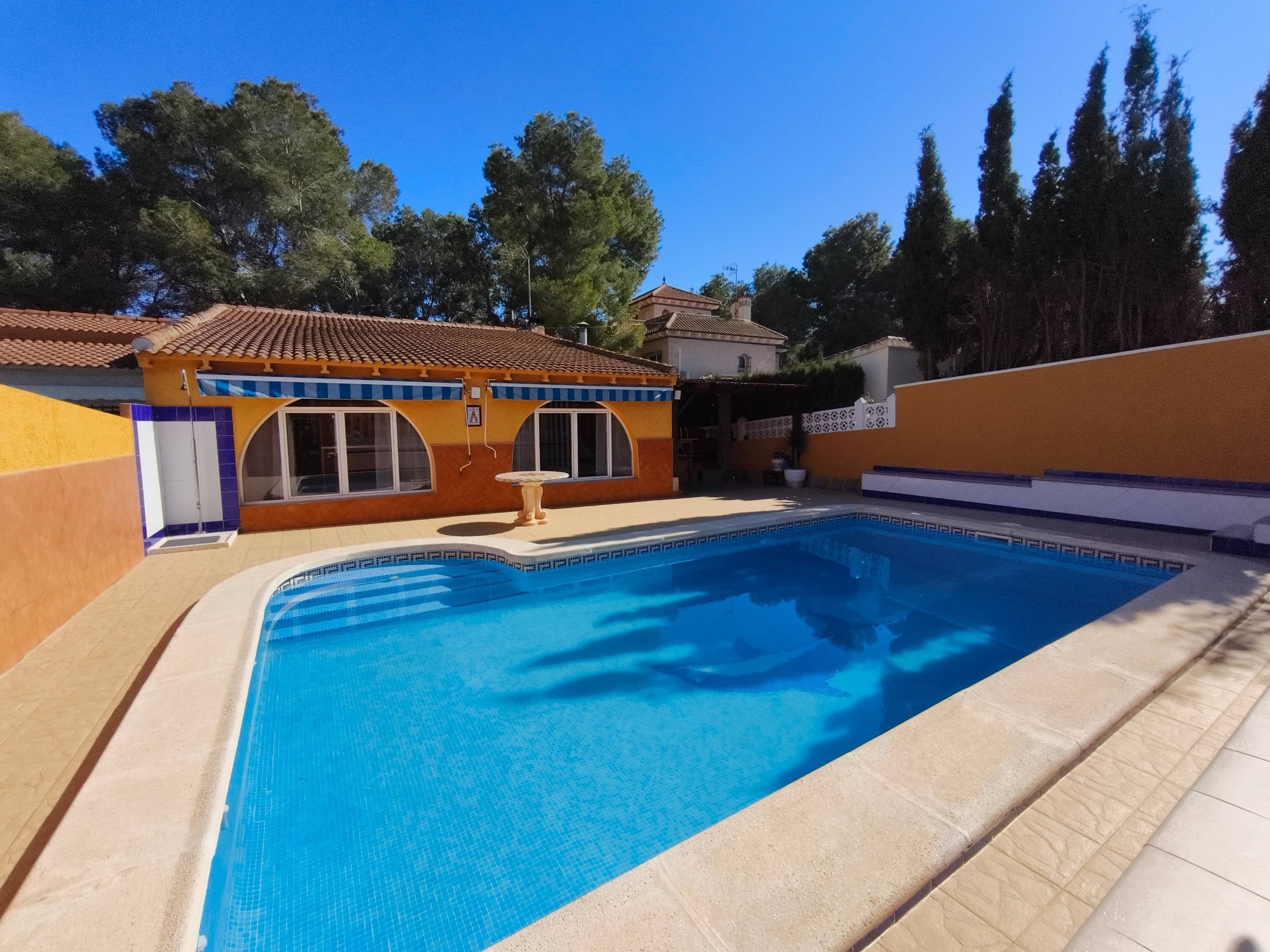 Exterior view in villa for sale in Torrevieja