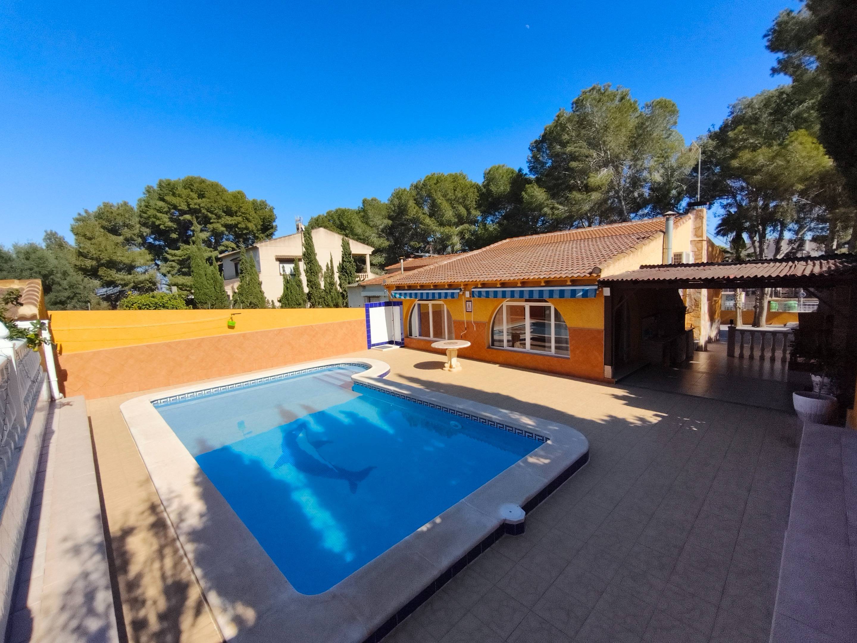 Terrace in villa for sale in Torrevieja