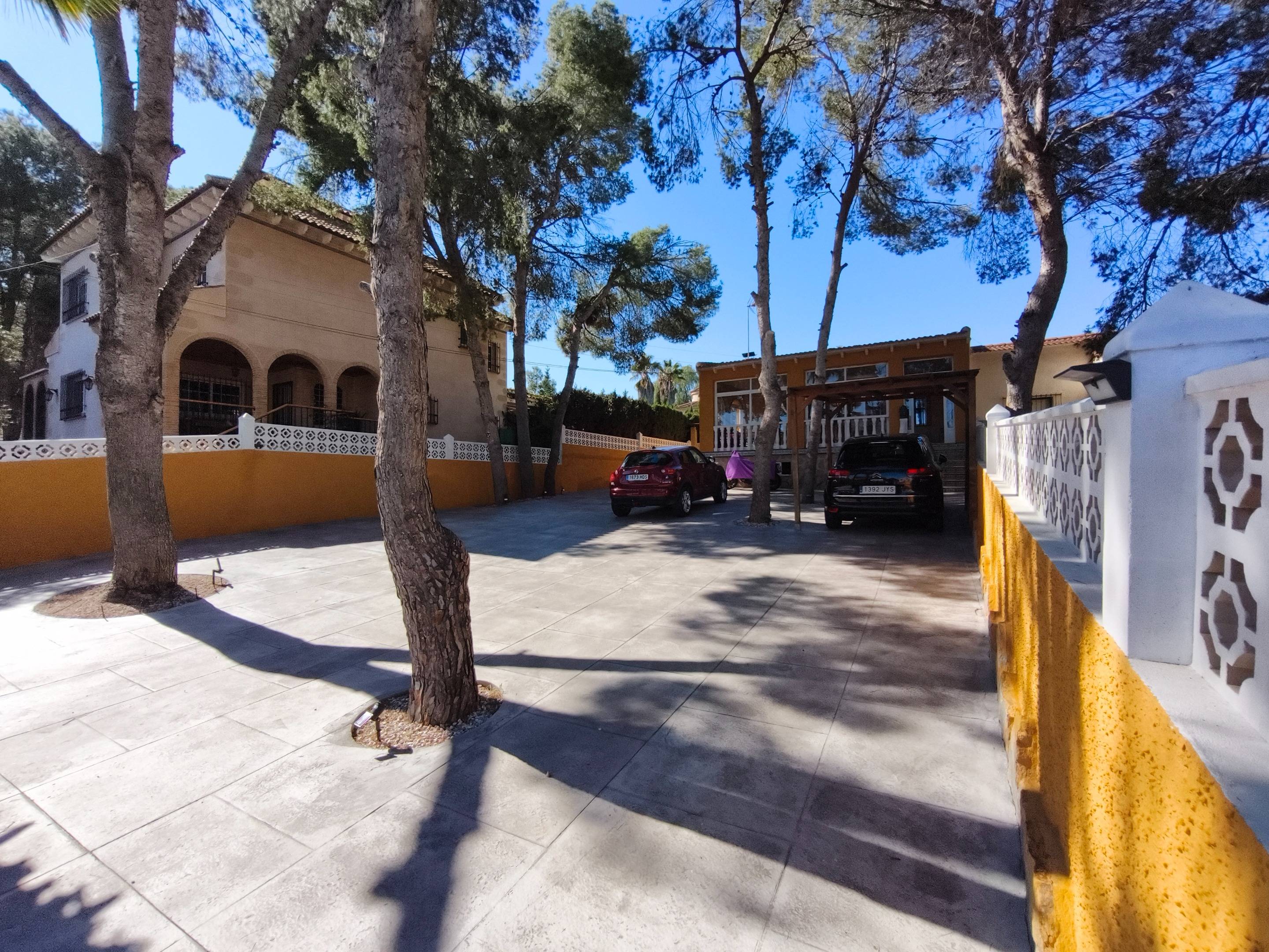Garden in villa for sale in Torrevieja