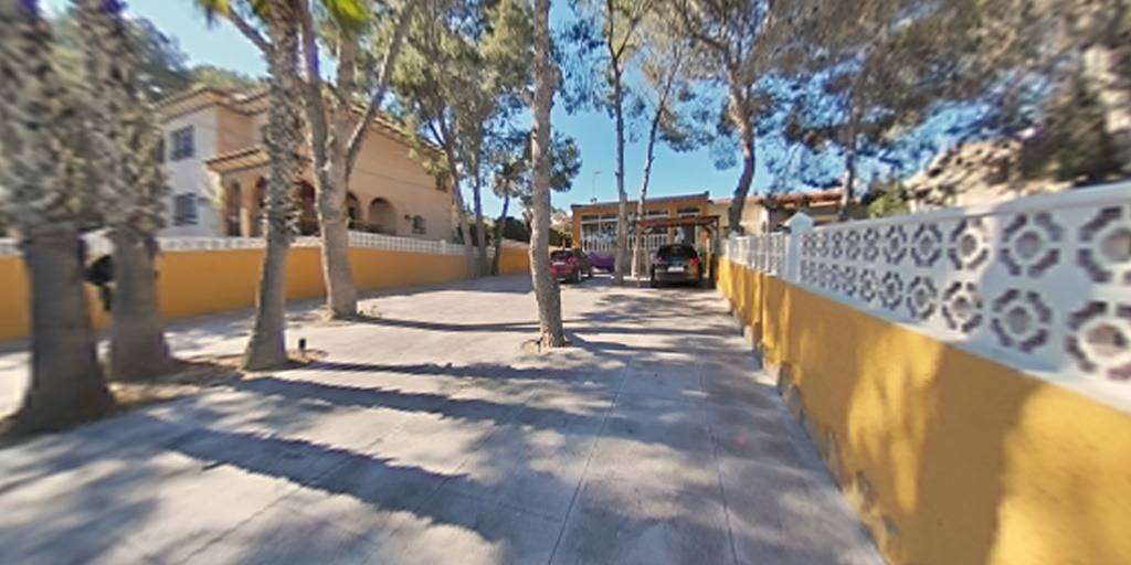 Dining area in villa for sale in Torrevieja
