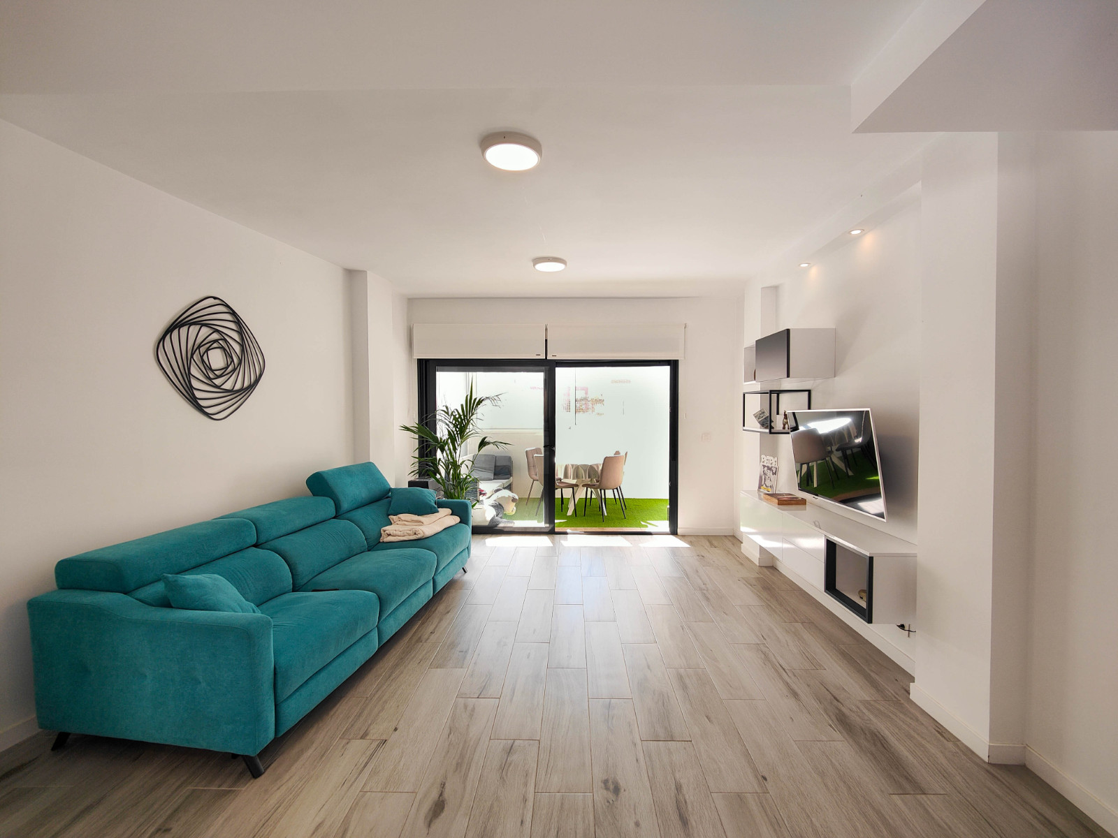 Master bedroom in apartment for sale in Guardamar del Segura