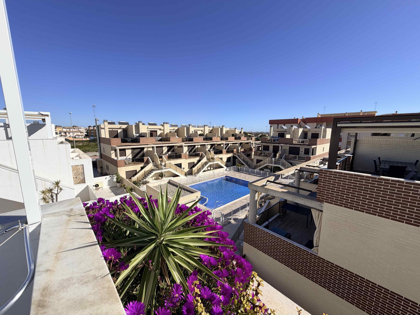 Bedroom in terraced for sale in Cabo Roig