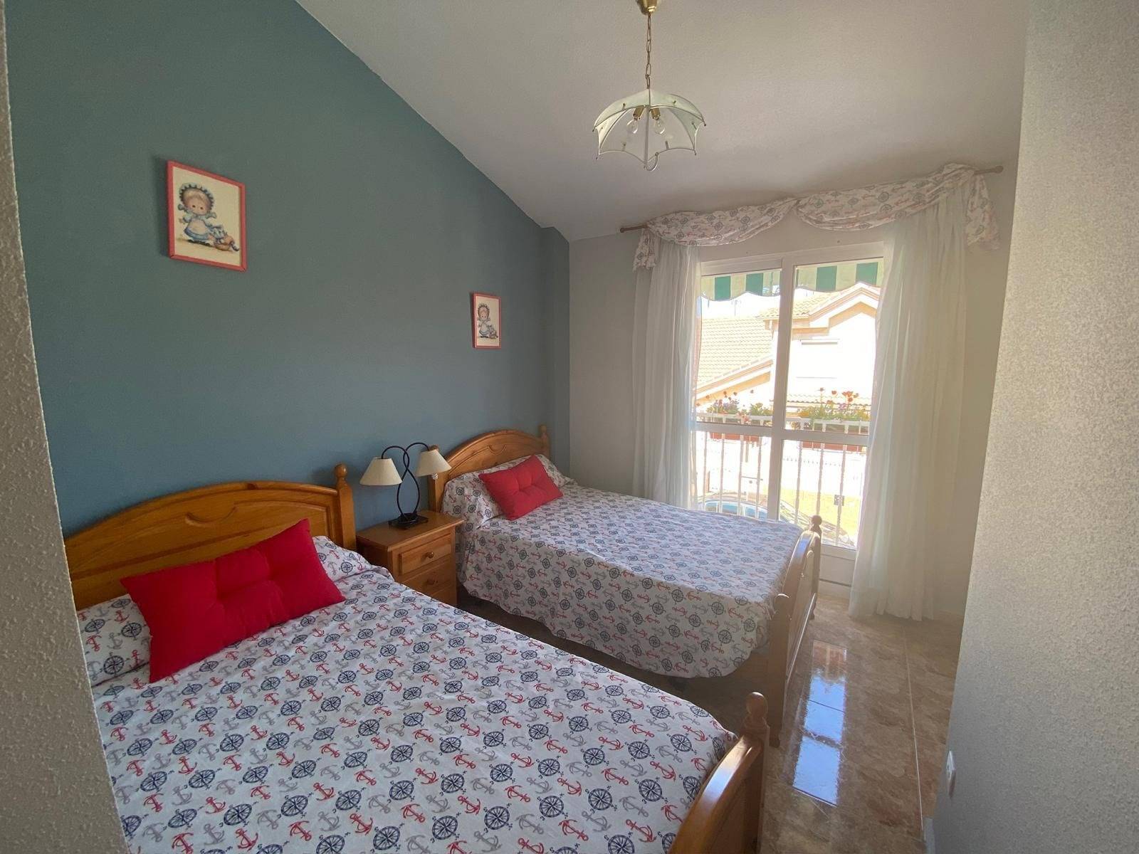 Discover this charming duplex villa located in the peaceful area of Los Cuarteros, San Pedro del P