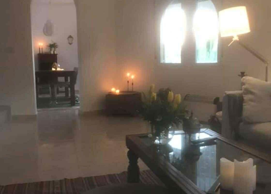 Master bedroom in villa for sale in Rojales