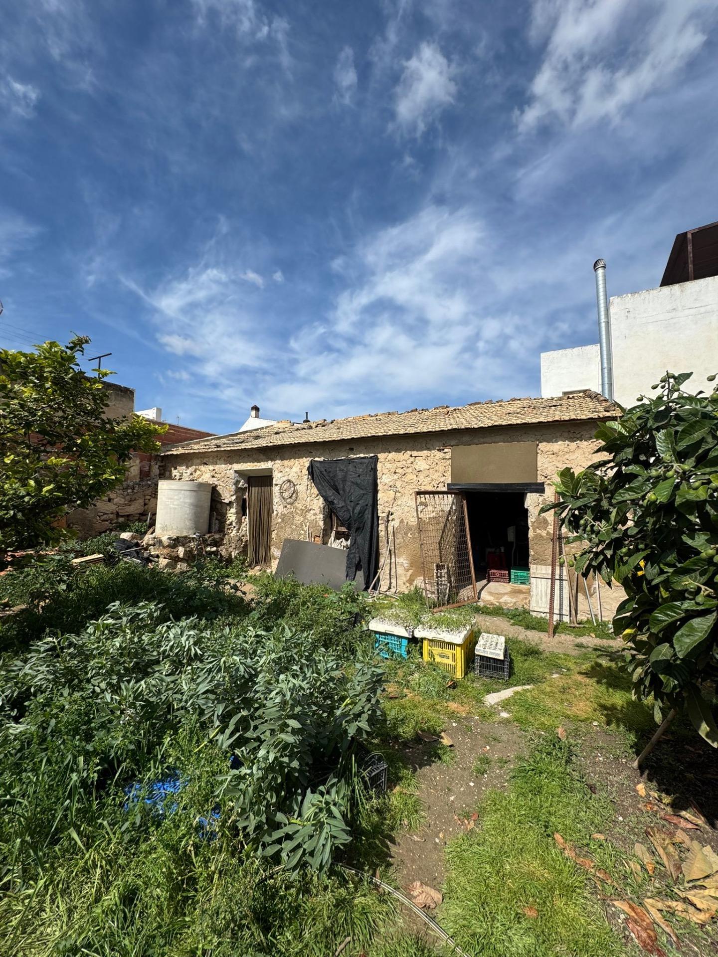 A unique opportunity to acquire an urban plot in the sought-after Jacarilla area