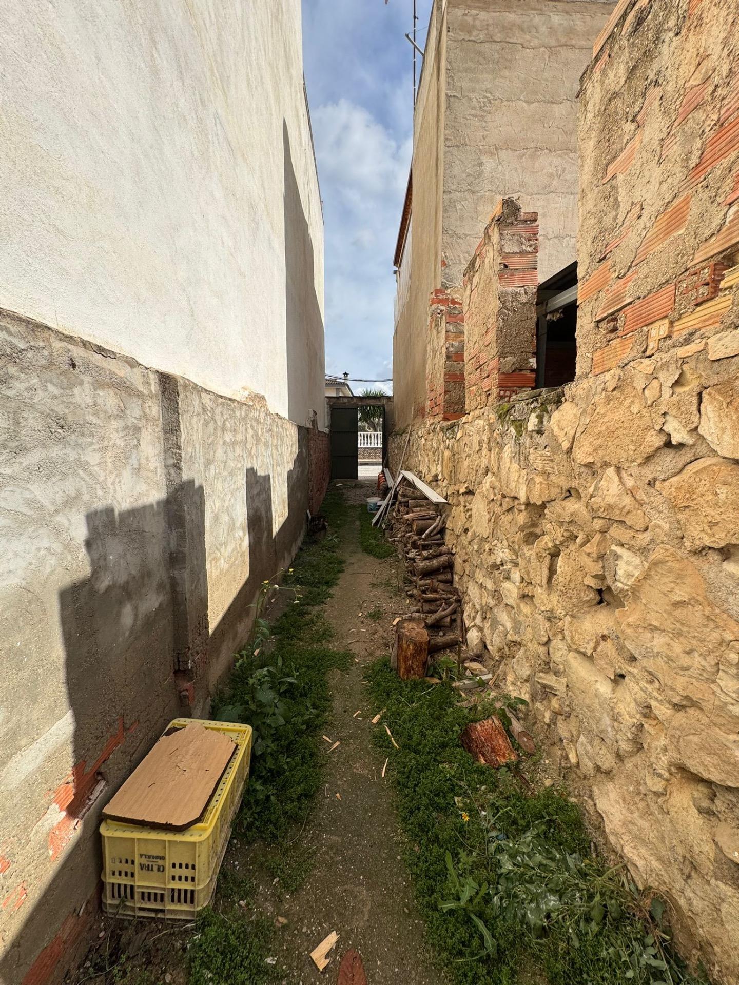 A unique opportunity to acquire an urban plot in the sought-after Jacarilla area