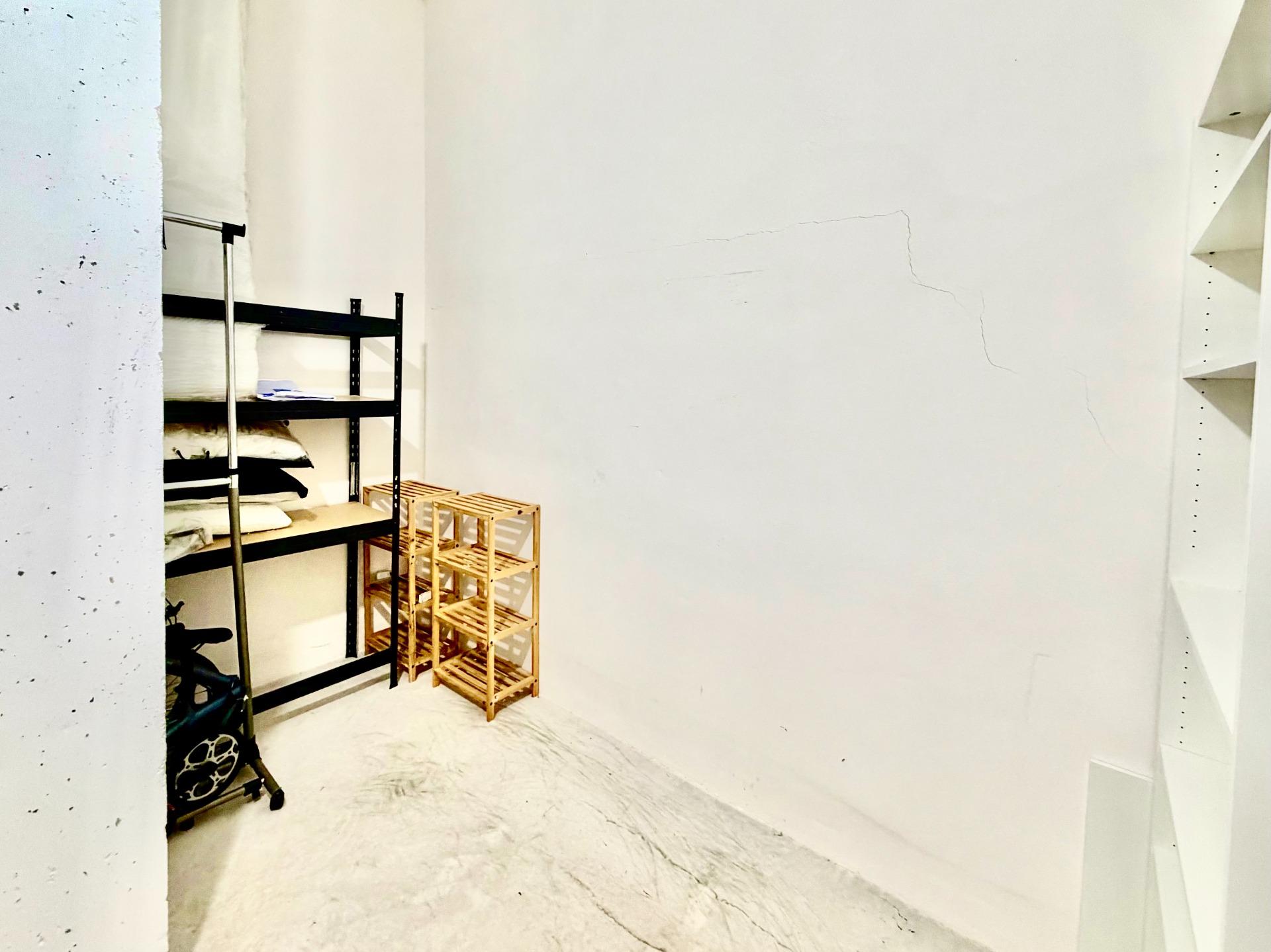 Bedroom in apartment for sale in Orihuela