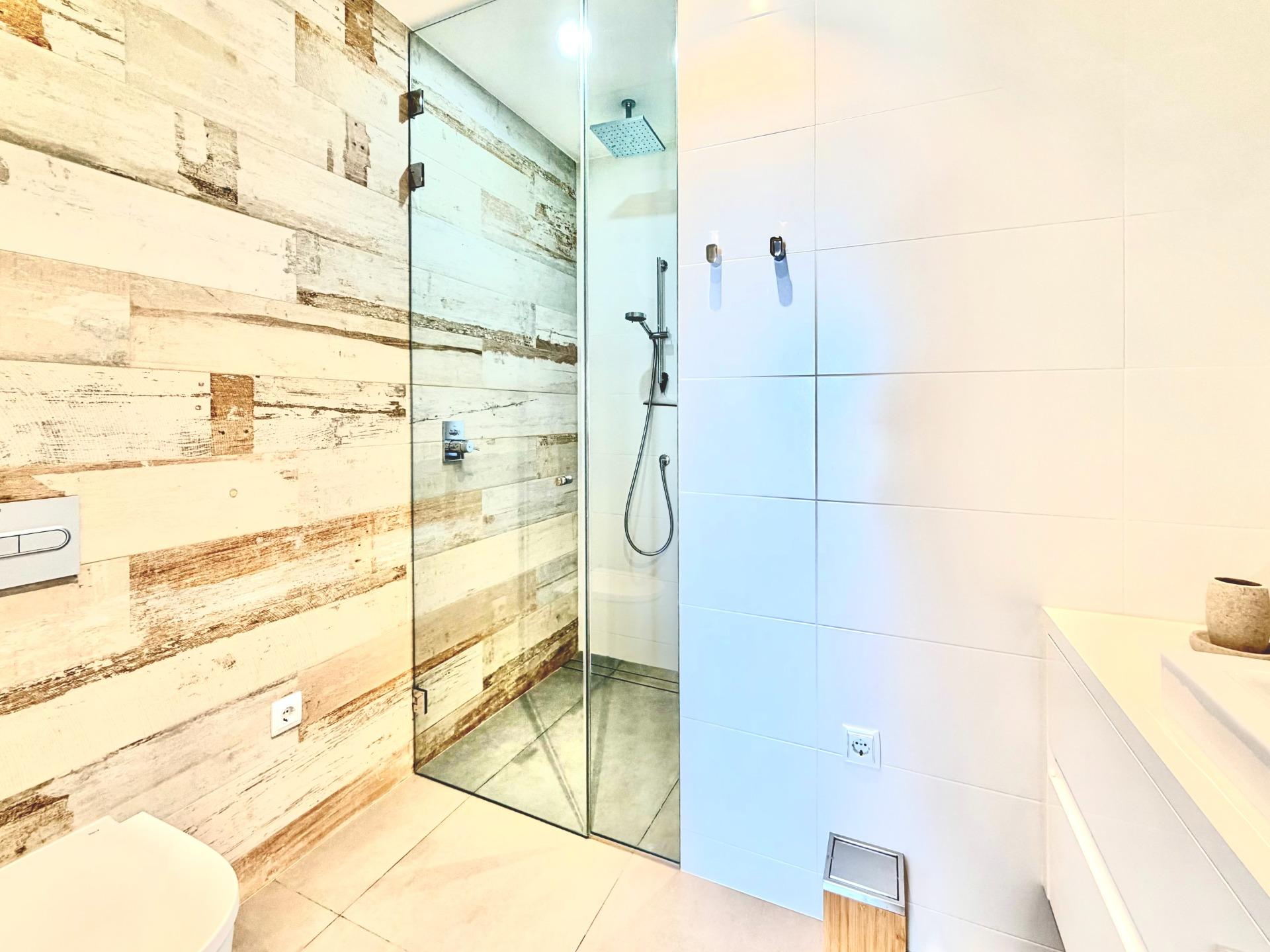 Bedroom in apartment for sale in Orihuela