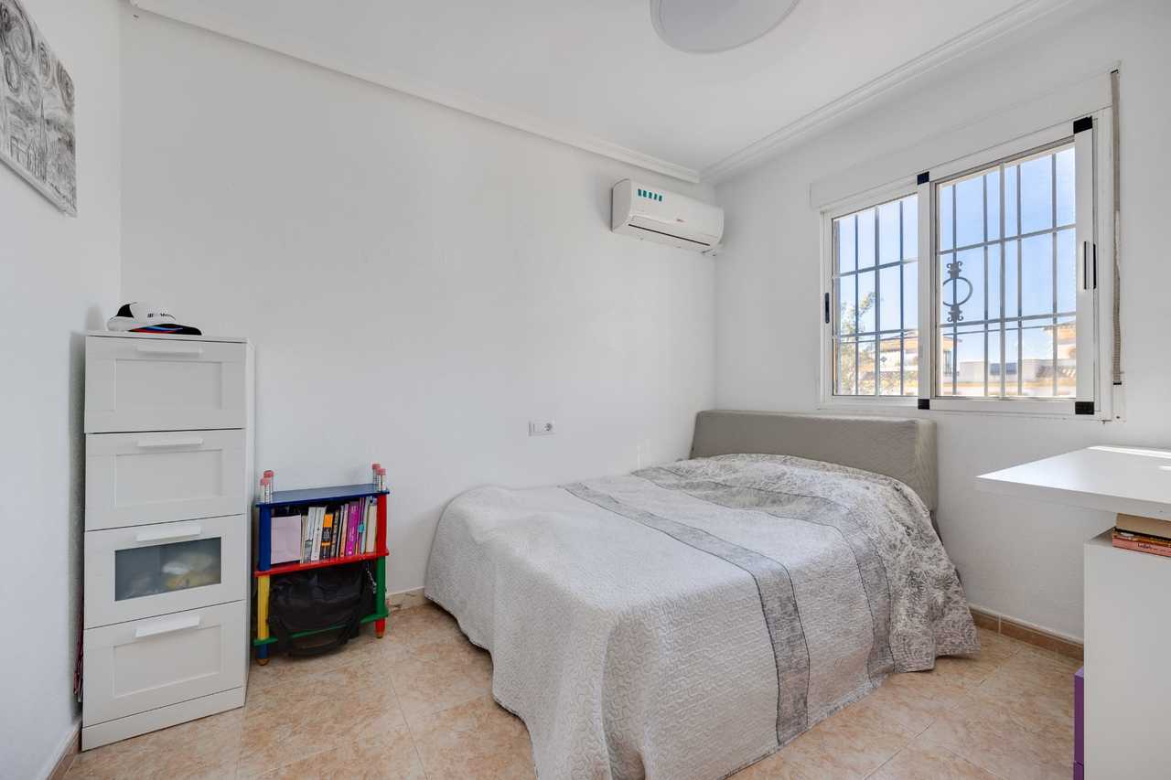 Garden in terraced for sale in Torrevieja