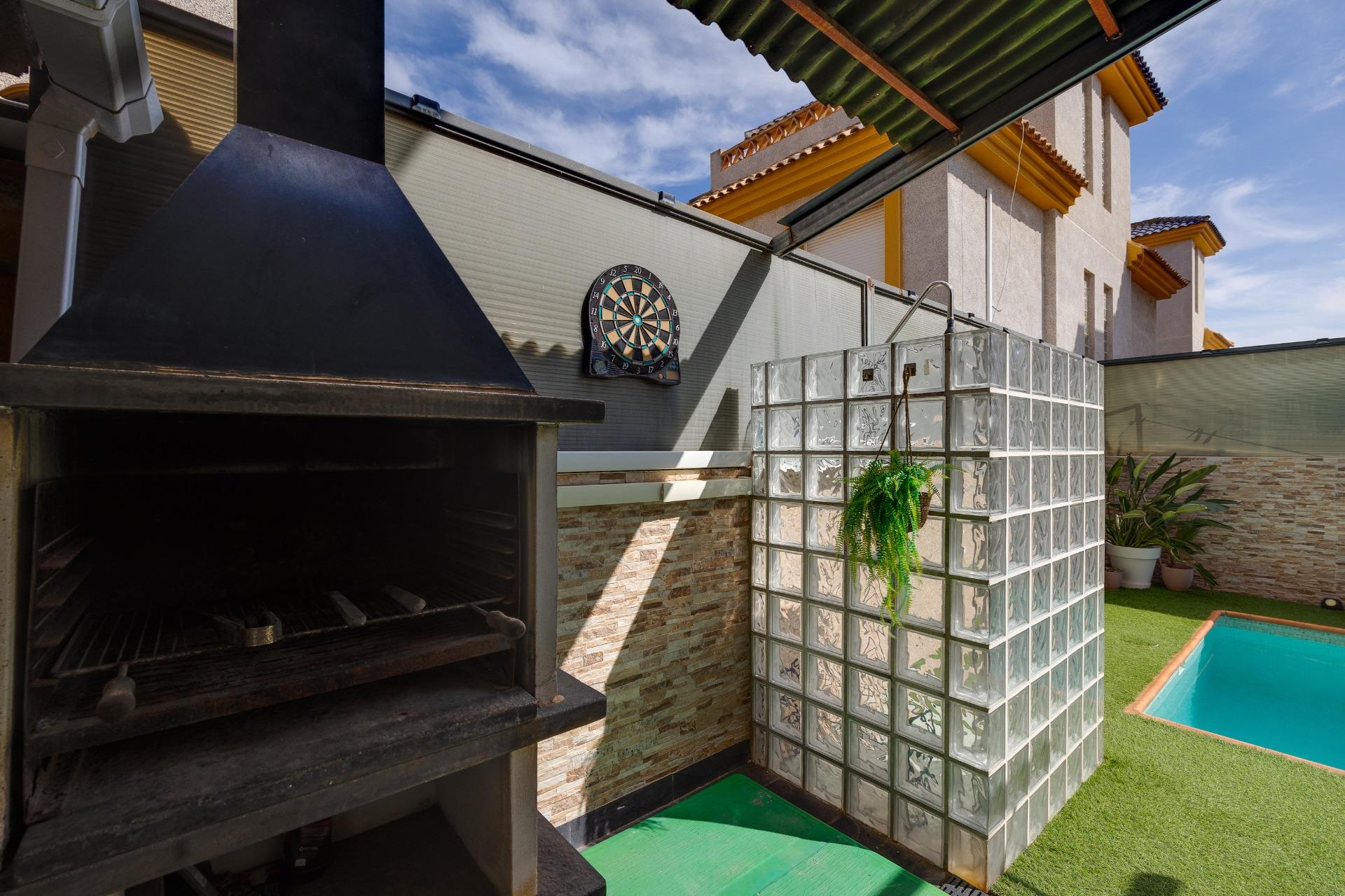 Exterior view in villa for sale in Los Montesinos