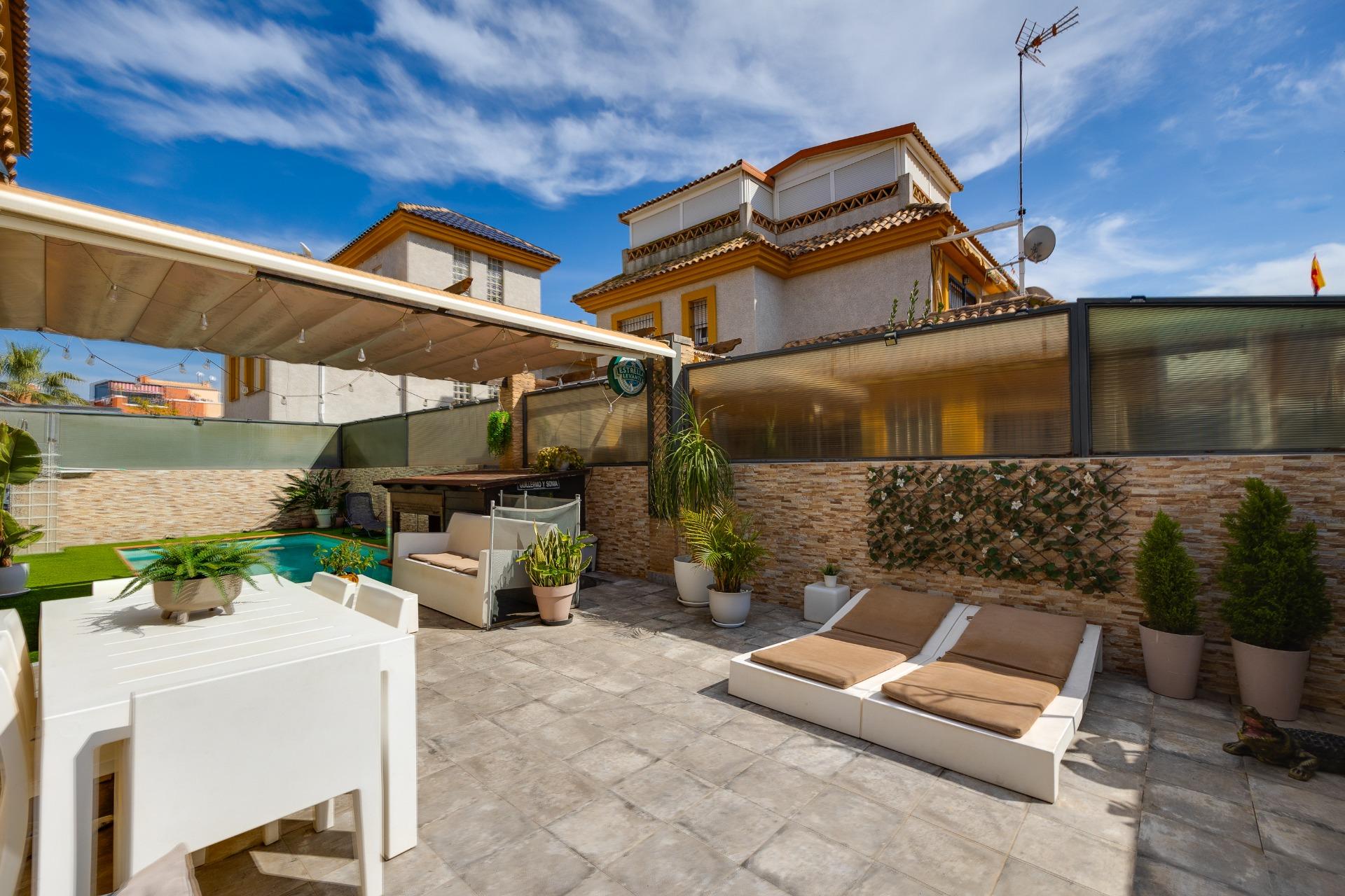Kitchen in villa for sale in Los Montesinos
