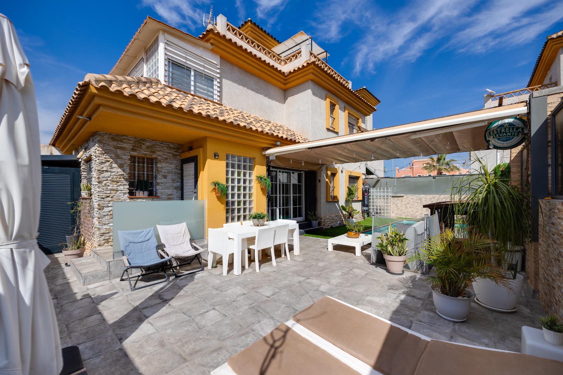 Bathroom in villa for sale in Los Montesinos