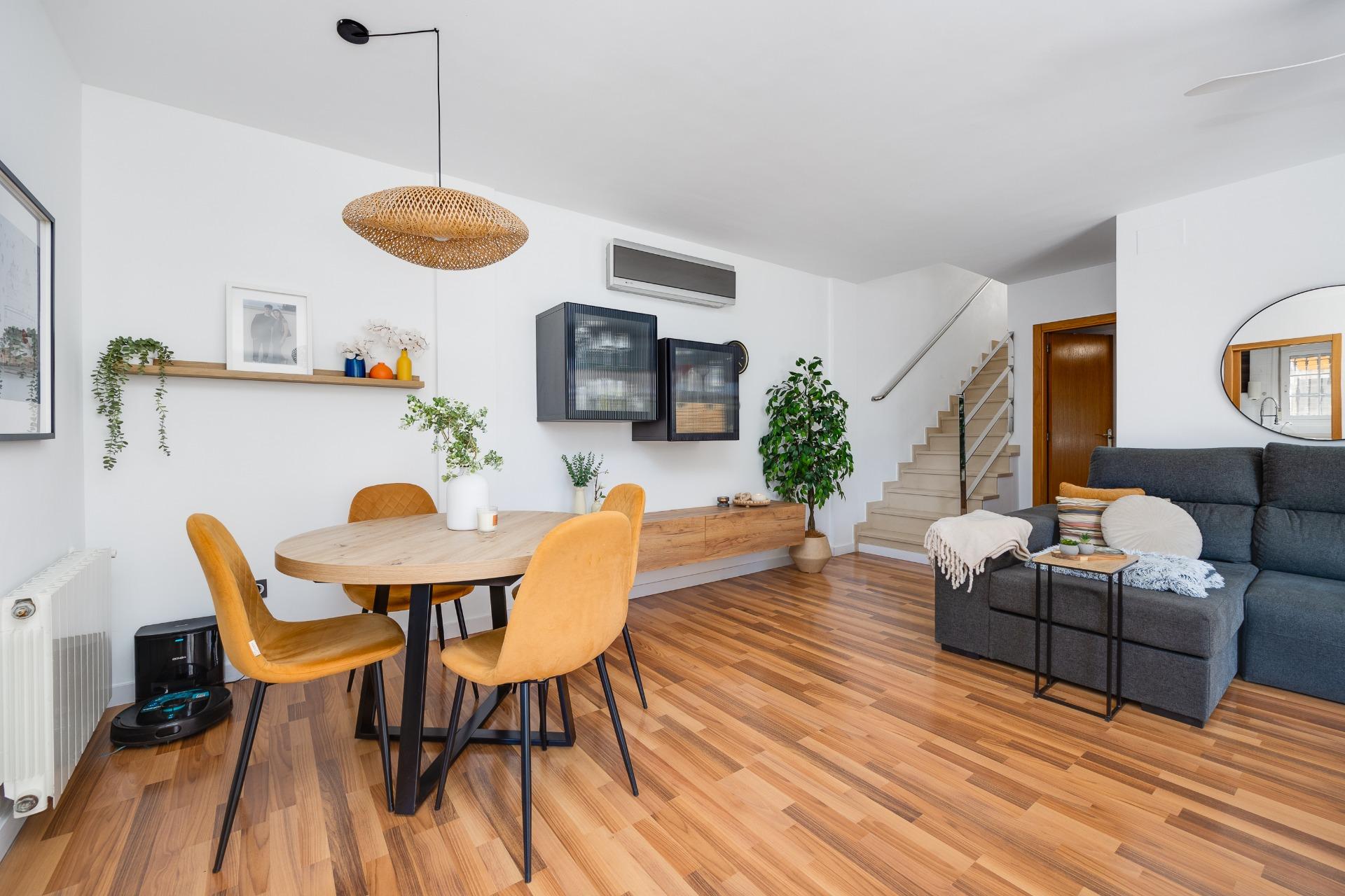 Living room in villa for sale in Los Montesinos