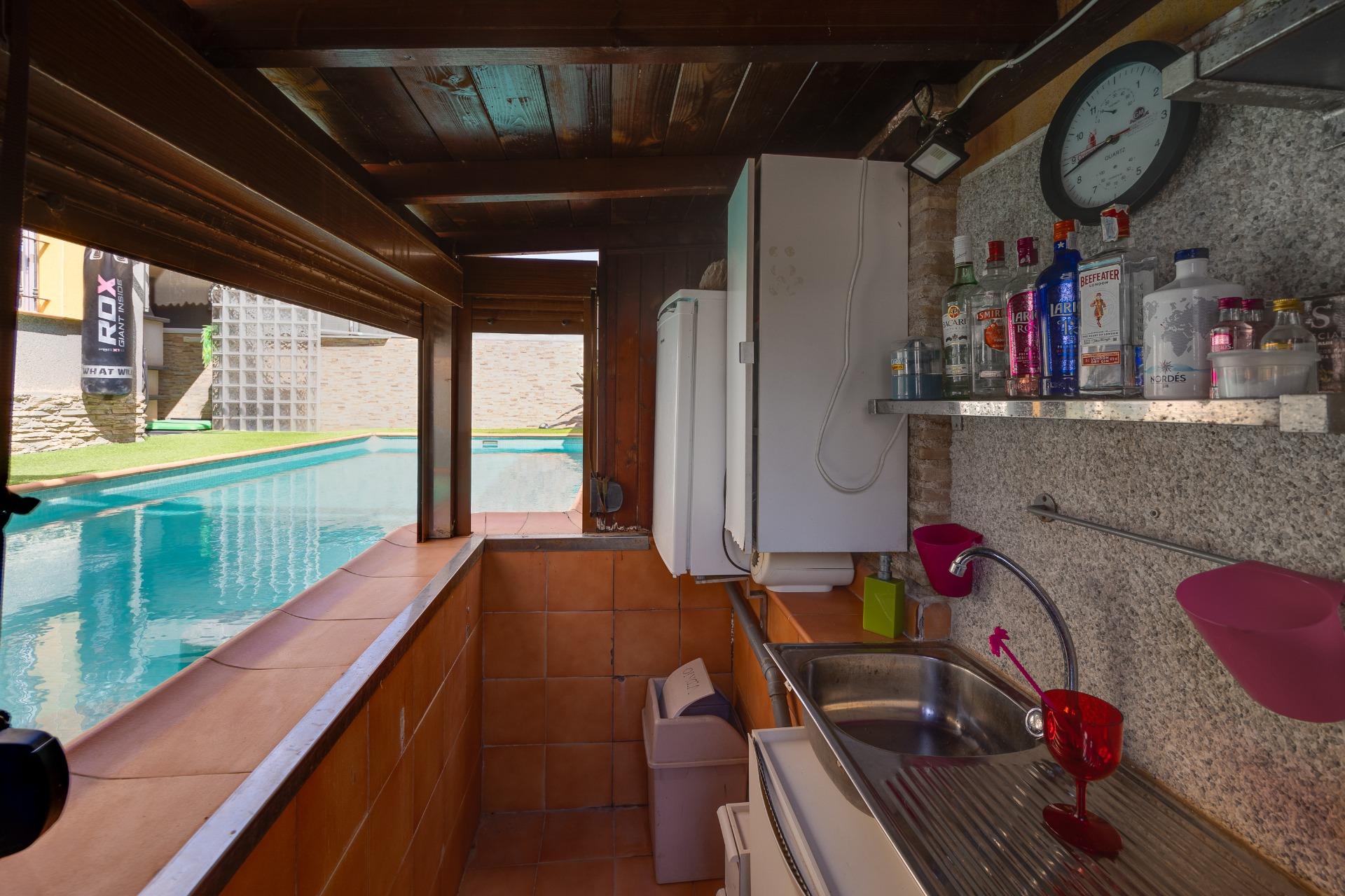 Dining area in villa for sale in Los Montesinos