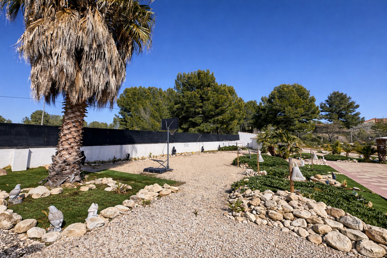 Living room in villa for sale in Castalla