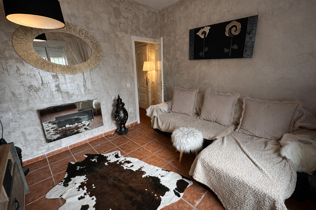 Living room in villa for sale in Castalla