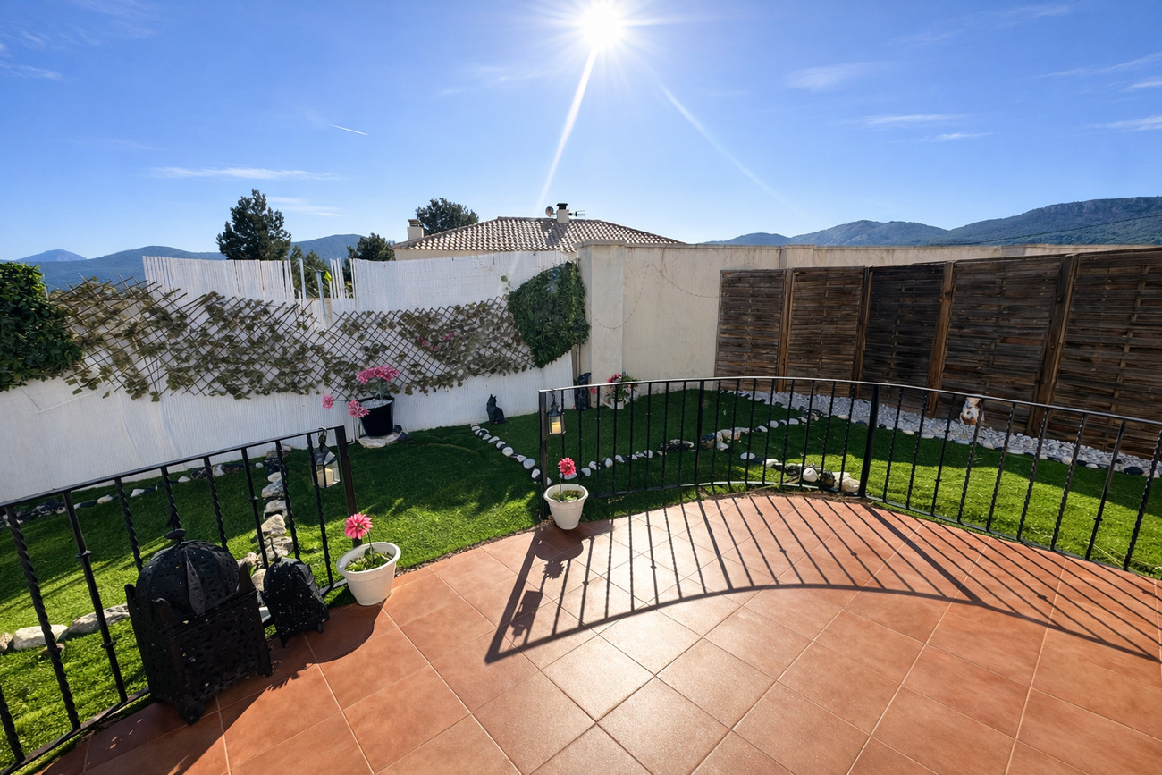 Terrace in villa for sale in Castalla