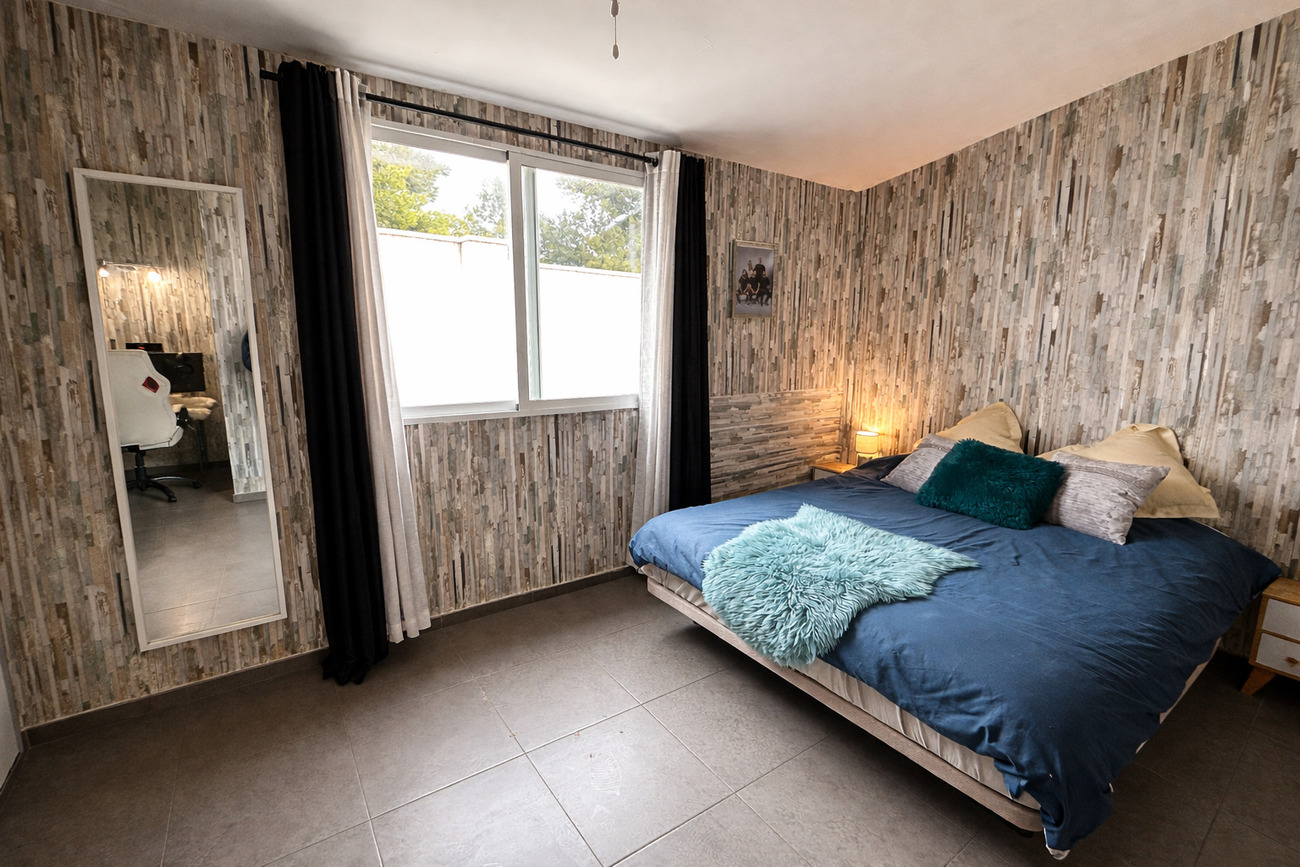 Bedroom in villa for sale in Castalla
