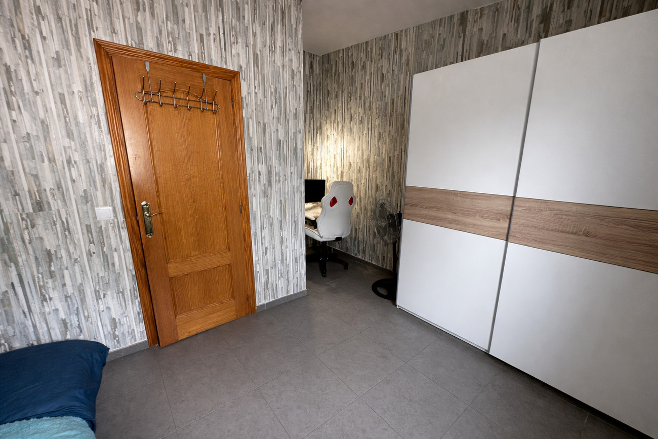 Bedroom in villa for sale in Castalla