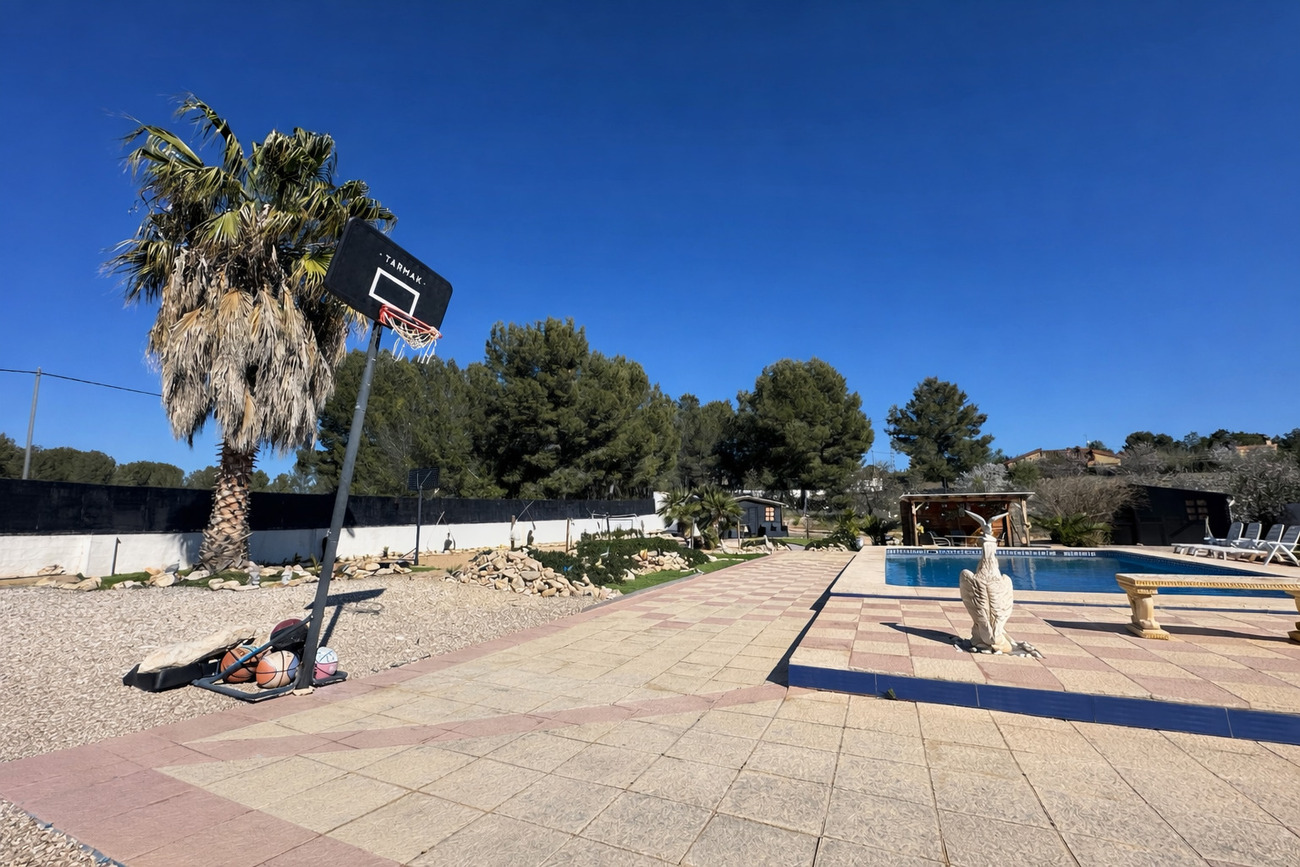 Pool area in villa for sale in Castalla