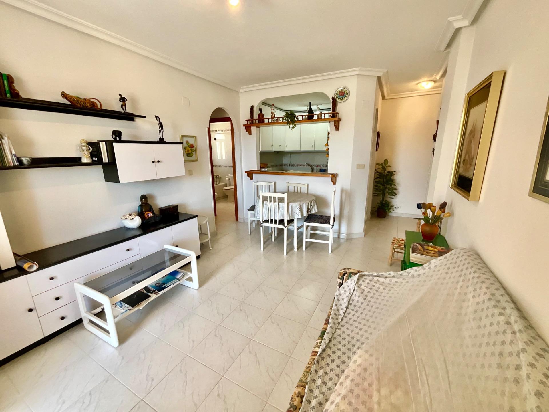 For sale: this fabulous PENTHOUSE in the Viñamar 6 residential complex, La Mata, with SOUTH-facing o
