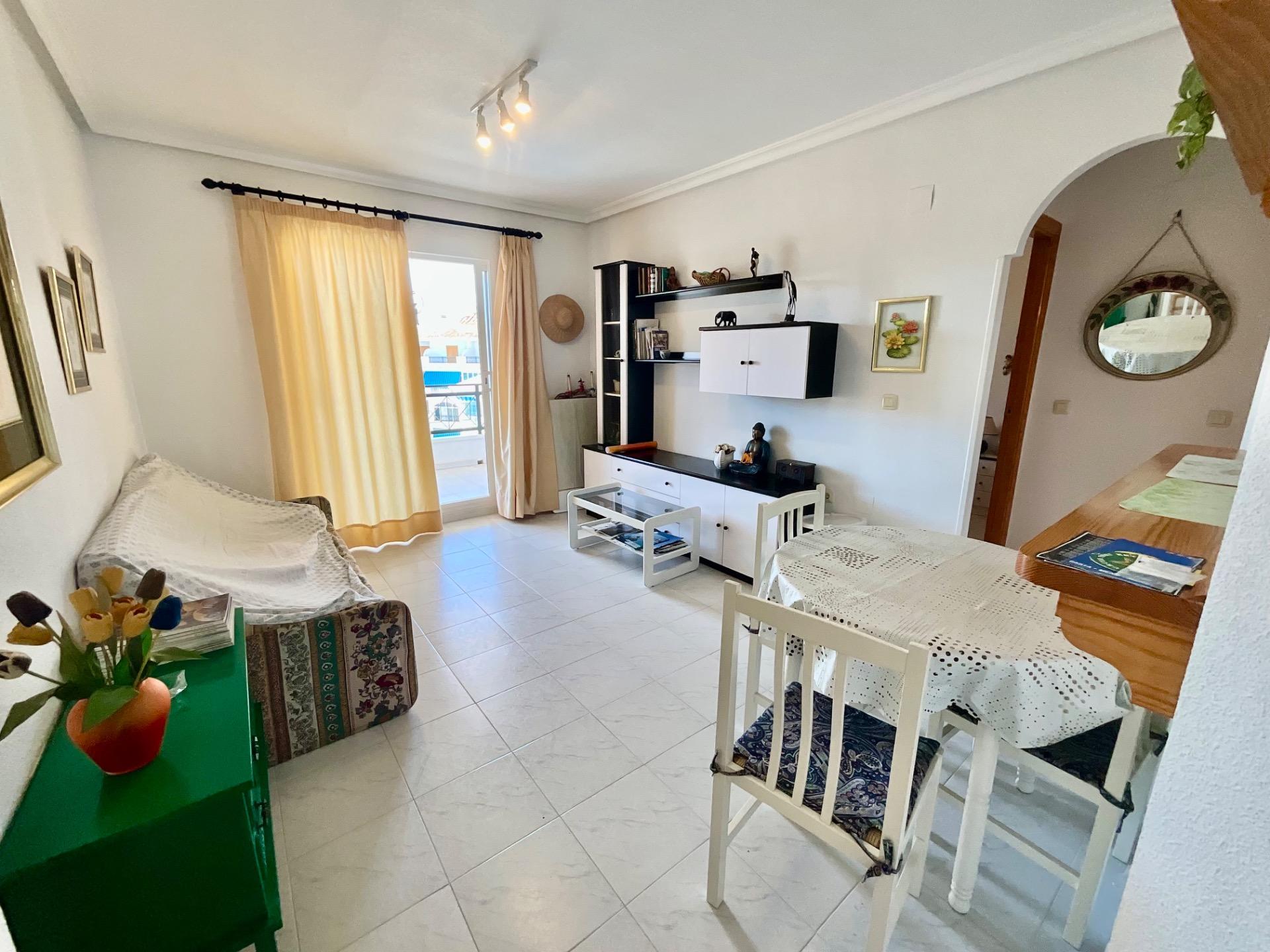 For sale: this fabulous PENTHOUSE in the Viñamar 6 residential complex, La Mata, with SOUTH-facing o