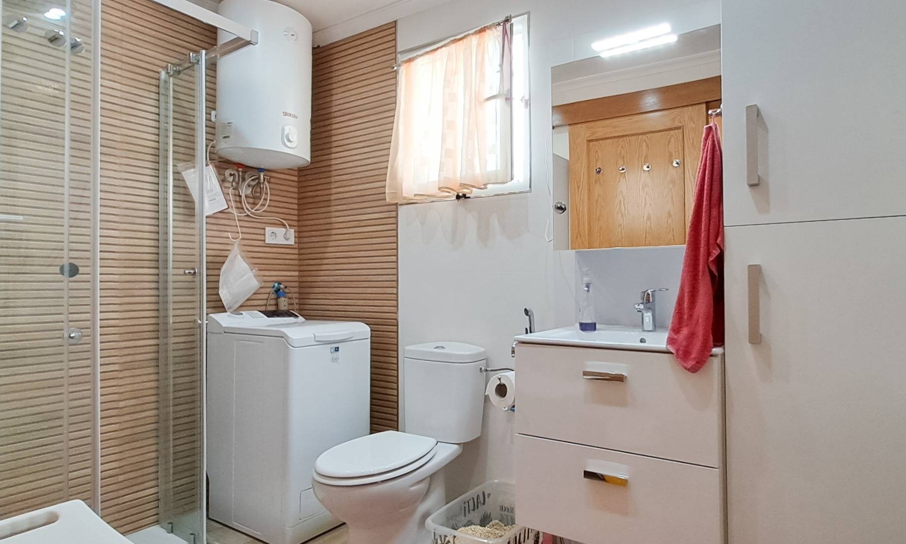 Bathroom in penthouse for sale in Torrevieja