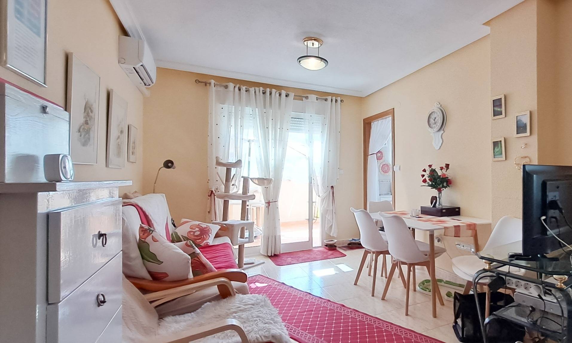 Dining area in penthouse for sale in Torrevieja
