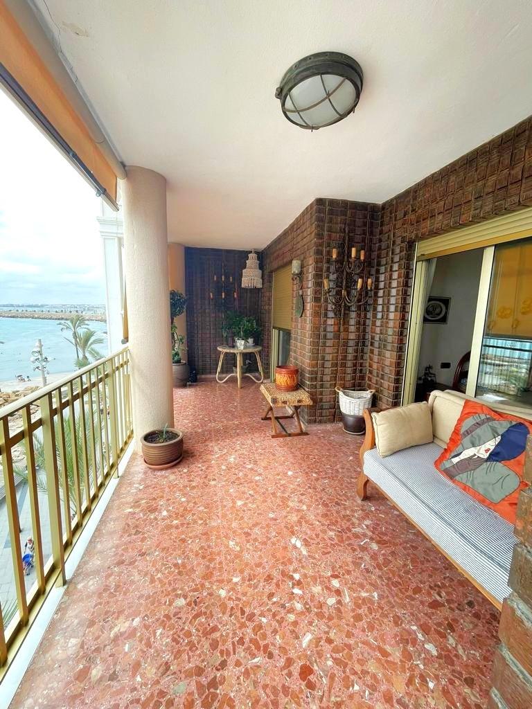 Living room in apartment for sale in Torrevieja