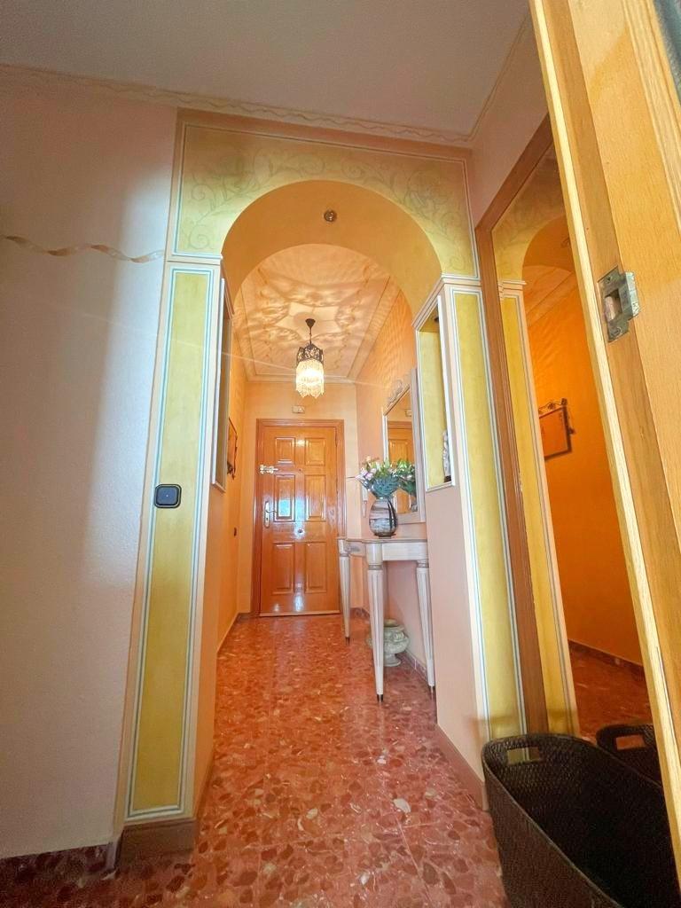 Bedroom in apartment for sale in Torrevieja