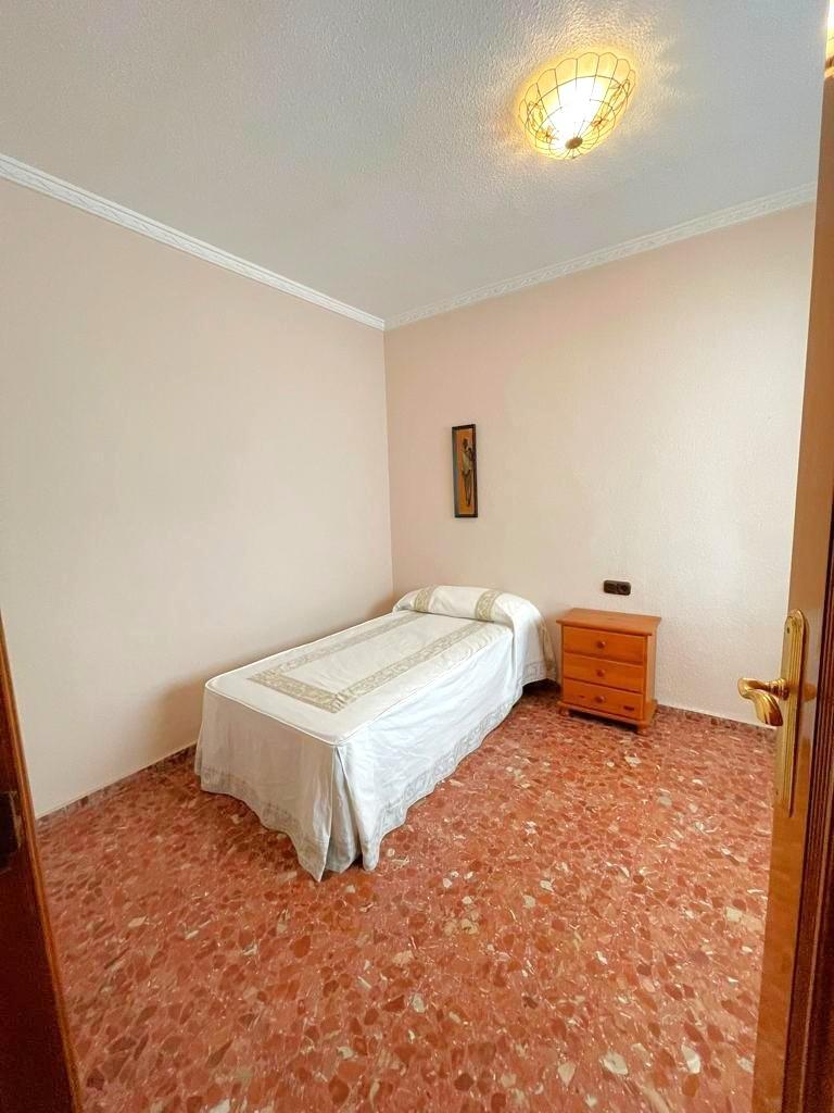 Master bedroom in apartment for sale in Torrevieja
