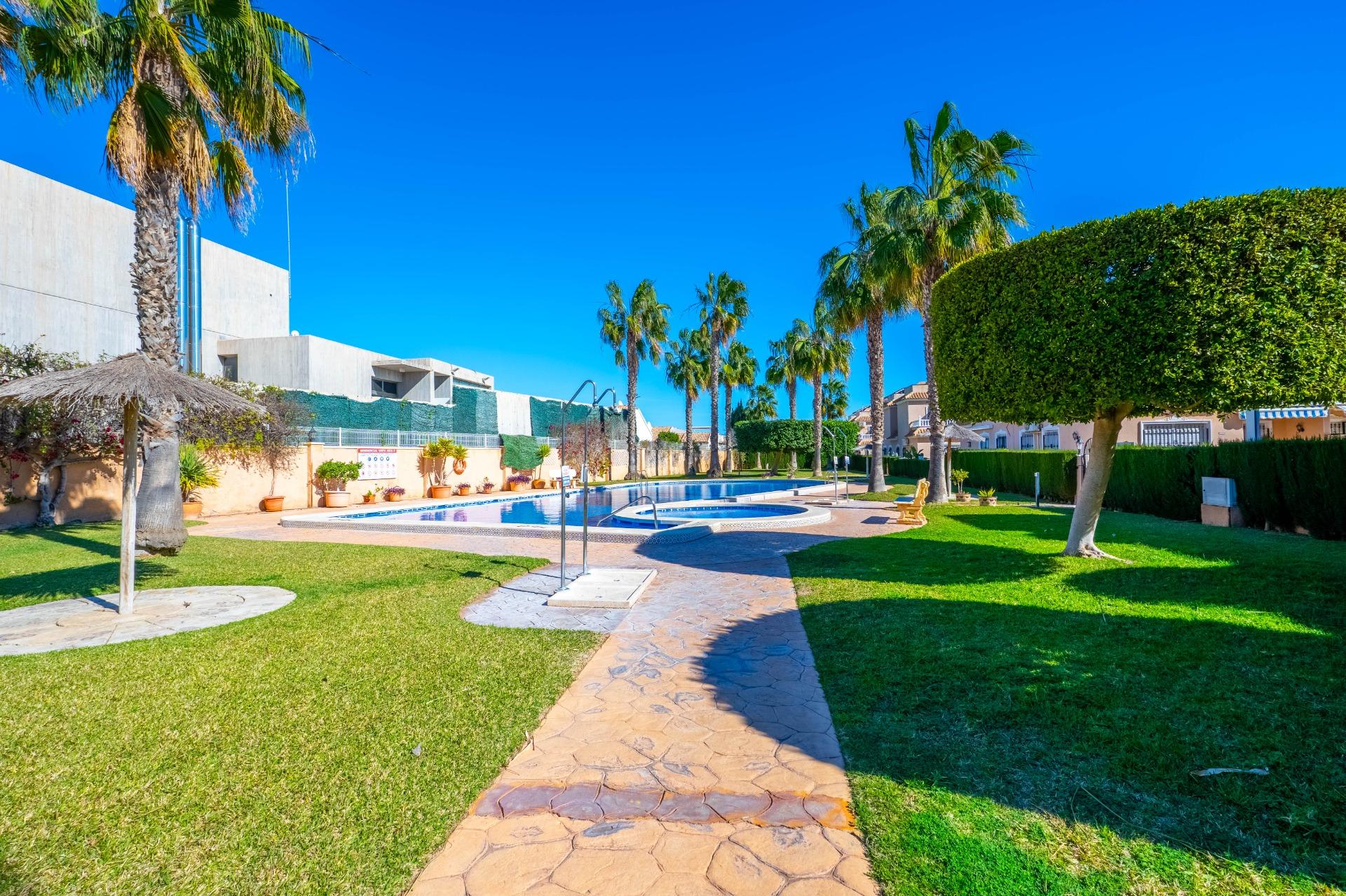 Garden in terraced for sale in Orihuela Costa