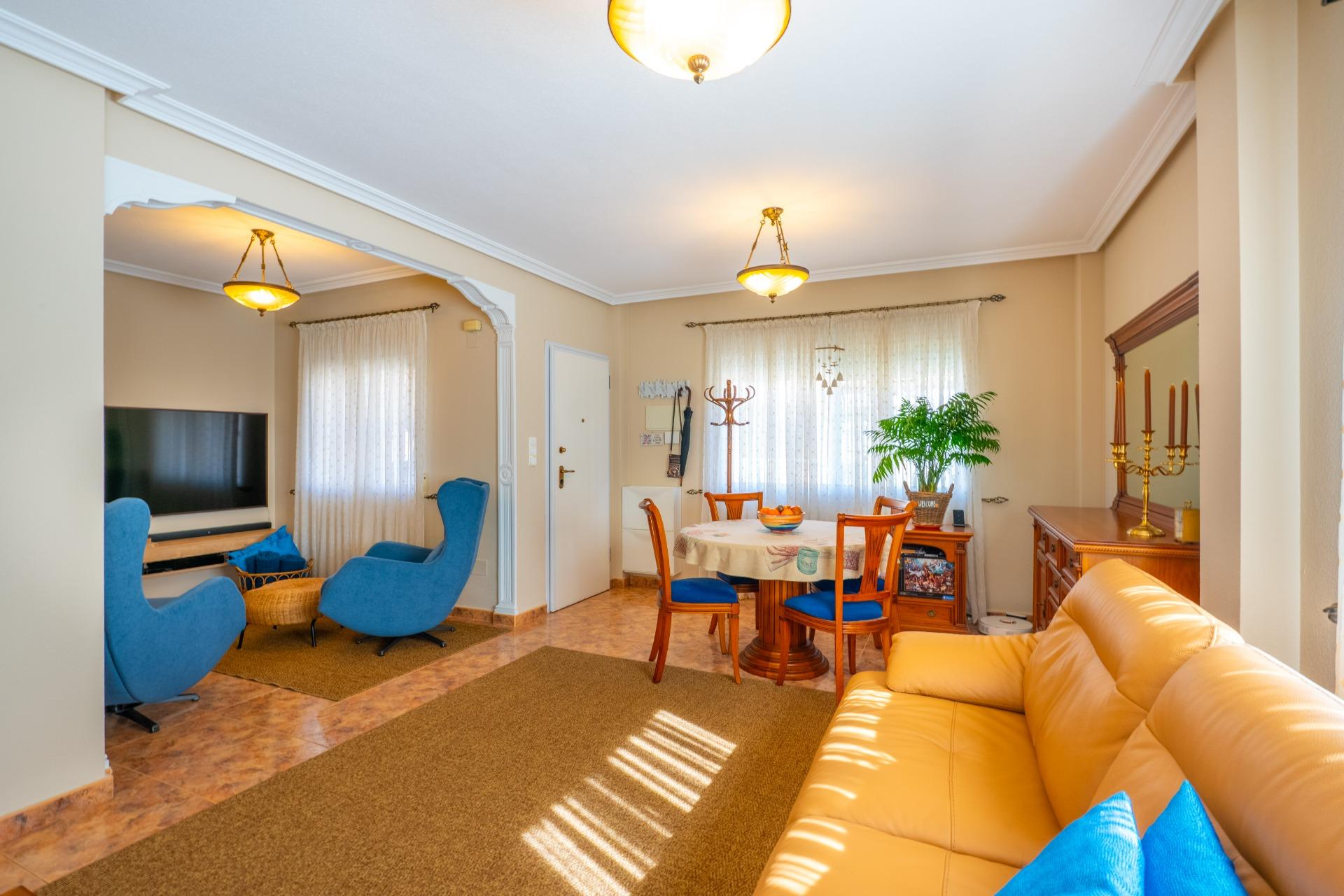 Dining area in terraced for sale in Orihuela Costa