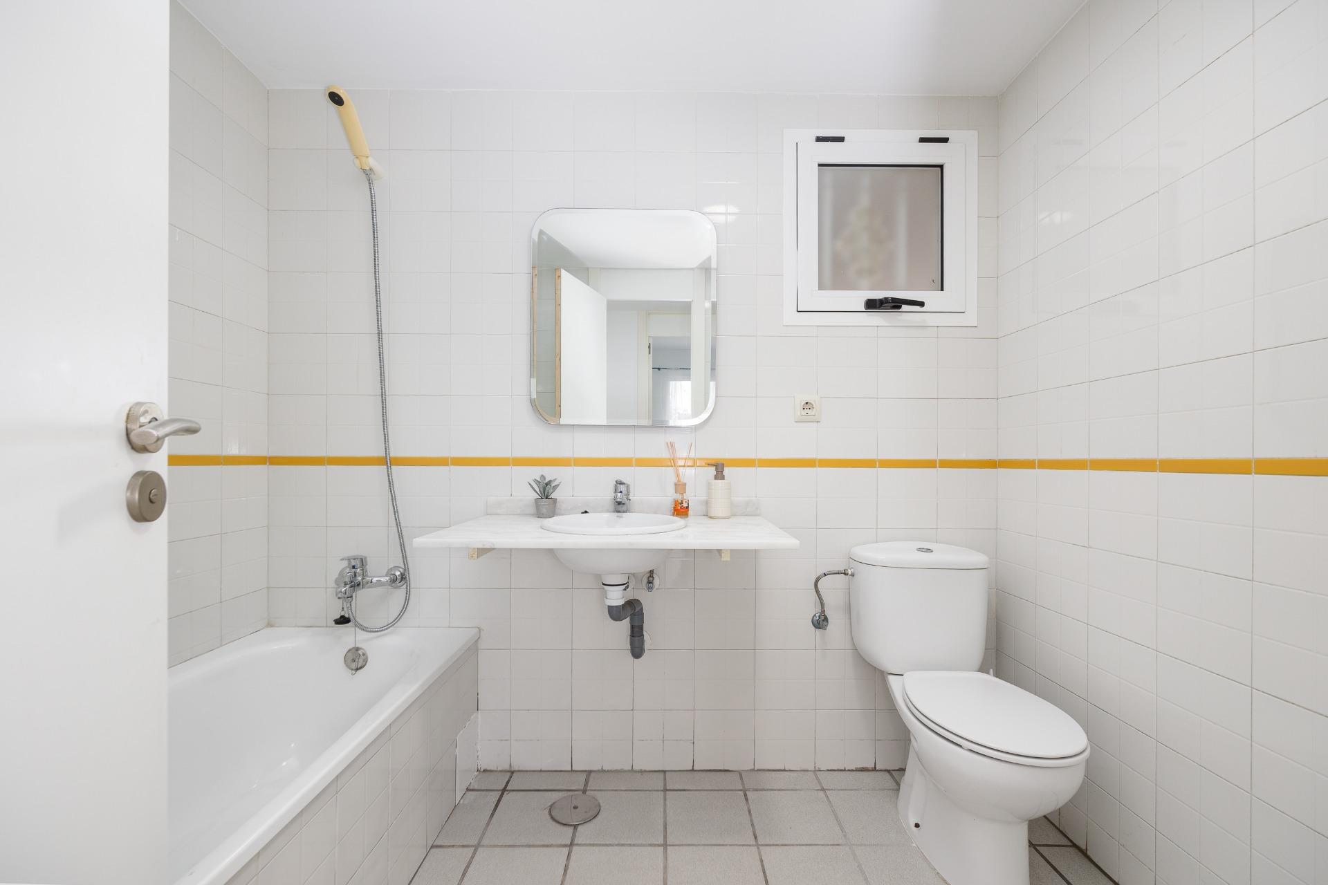 Bedroom in apartment for sale in Orihuela Costa