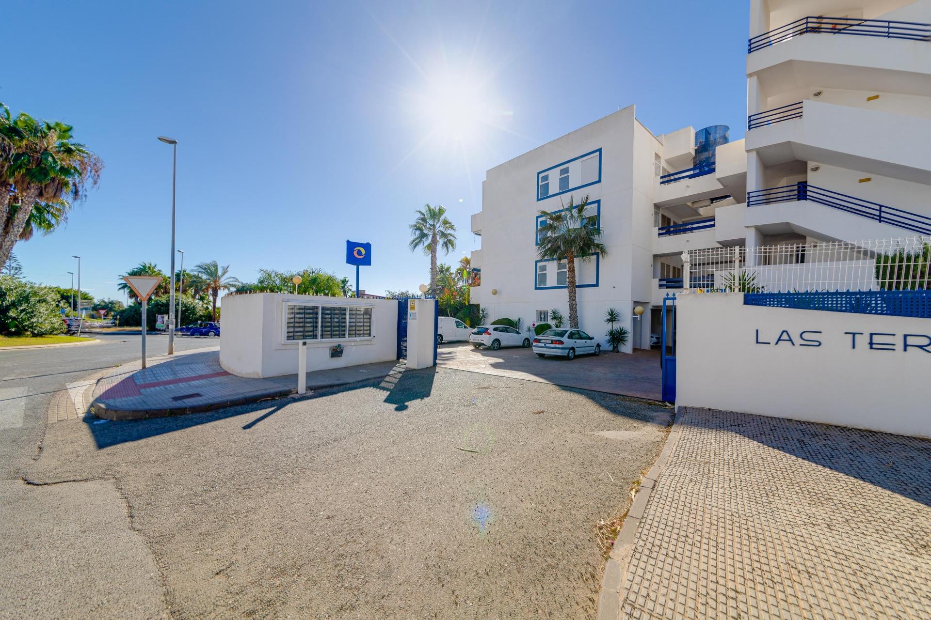 Bedroom in apartment for sale in Orihuela Costa